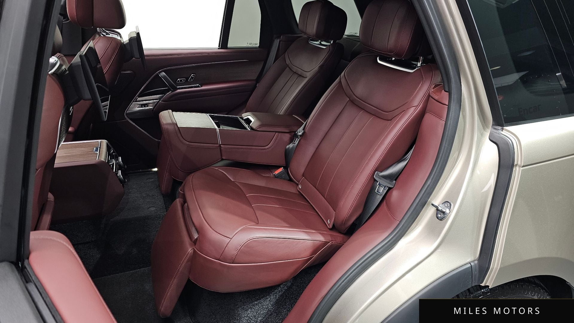 Land Rover Range Rover 2025 — миниатюра 12