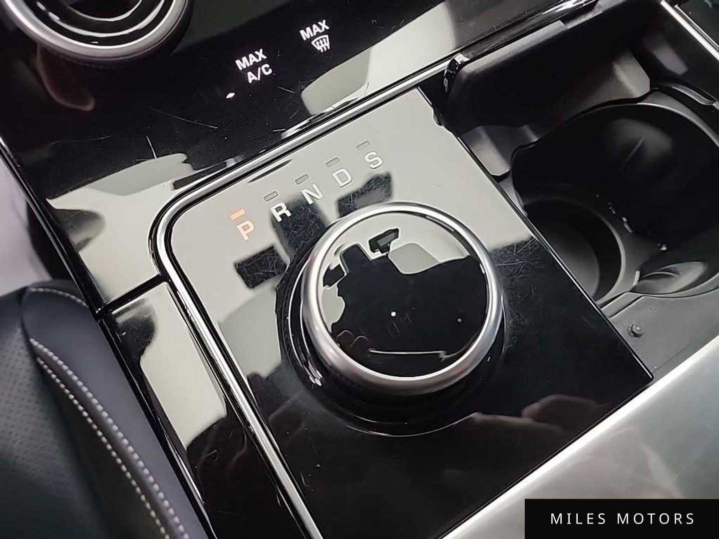 Land Rover Range Rover Velar 2018 — миниатюра 8
