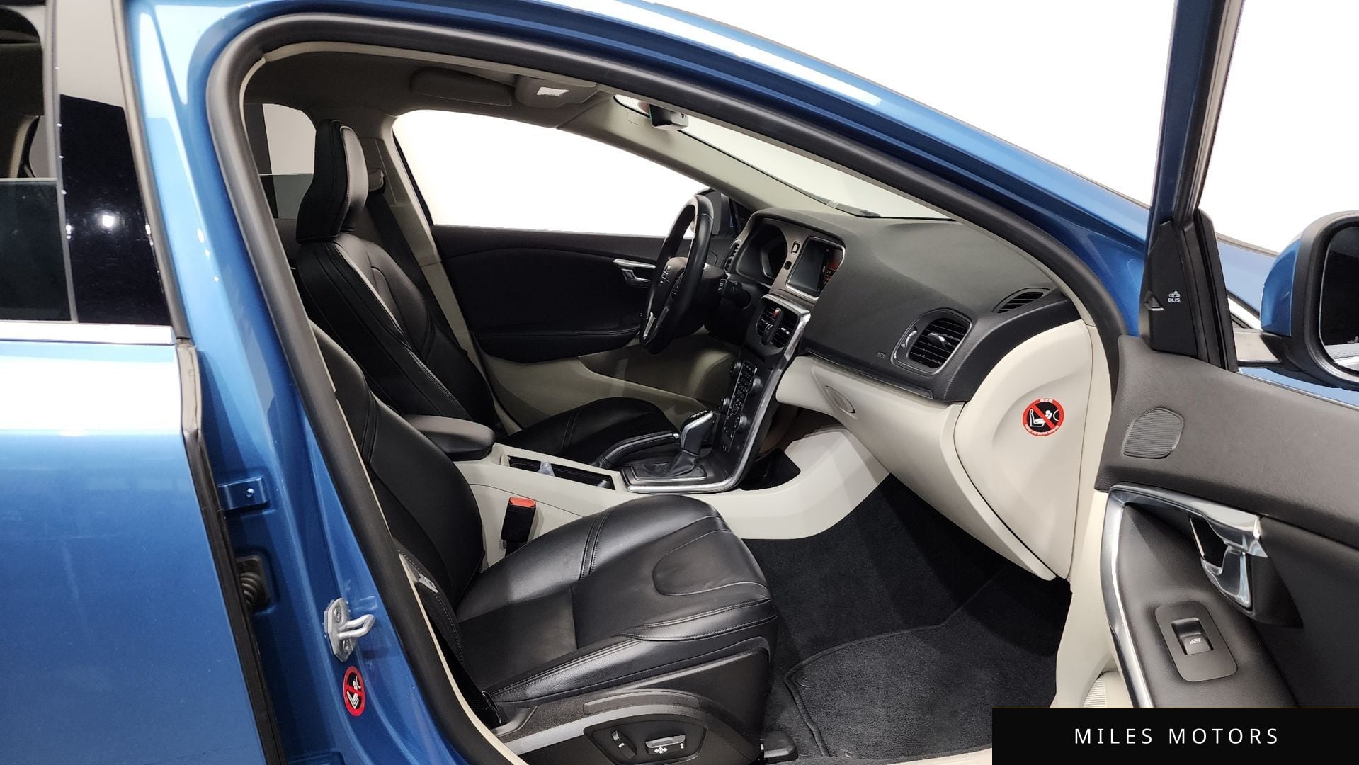 Volvo V40 2016 — миниатюра 11