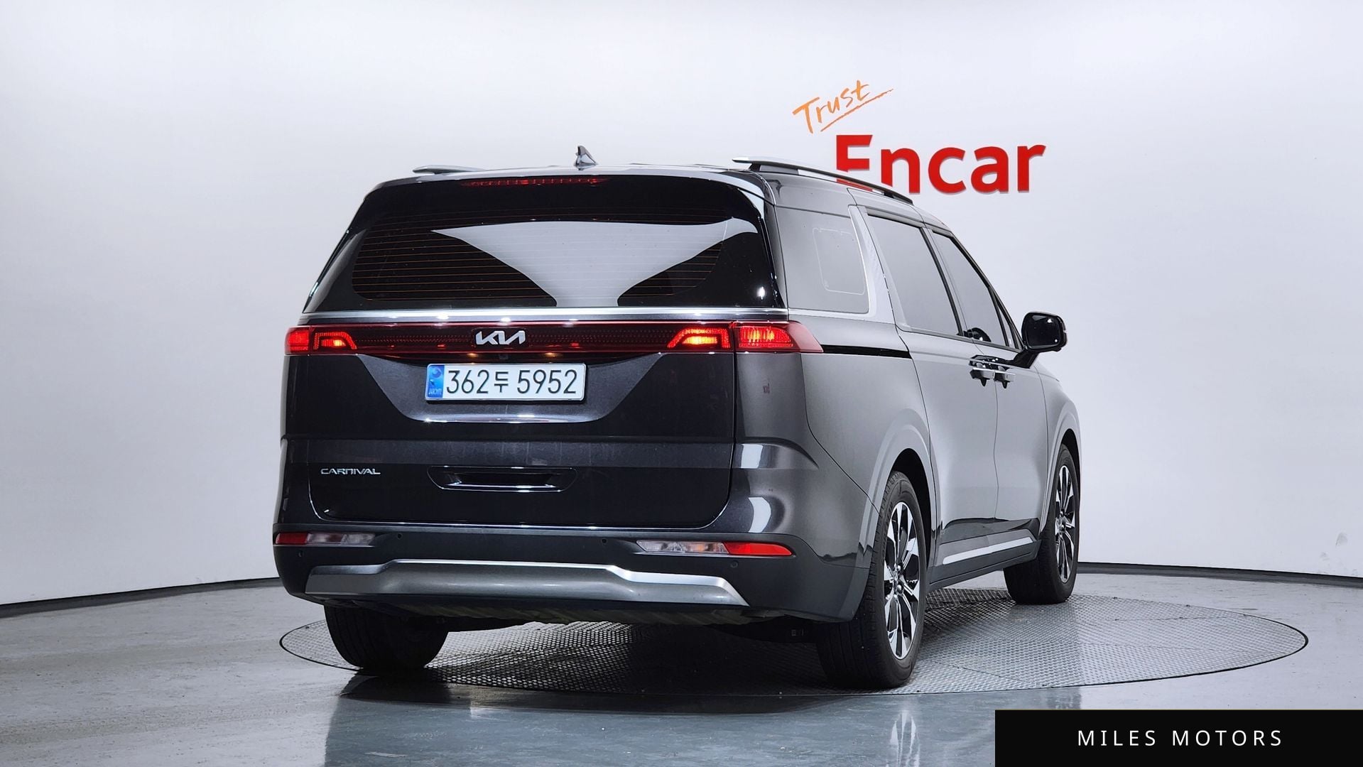 Kia Carnival 2022 — миниатюра 2