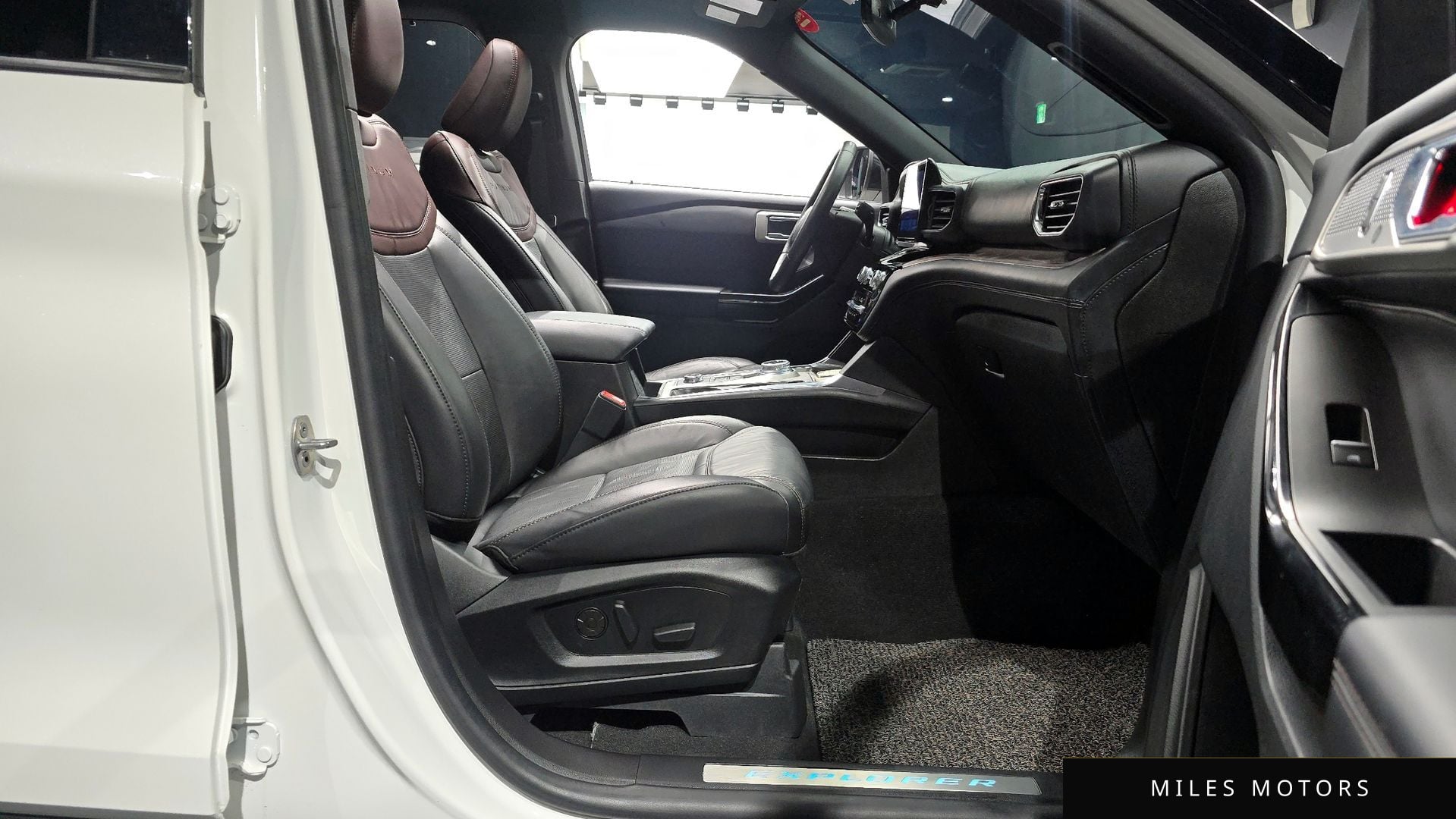 Ford Explorer 2022 — миниатюра 11