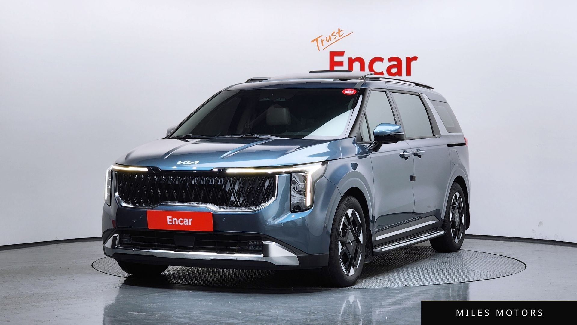 Kia Canival 2024 — фото 1 из 12
