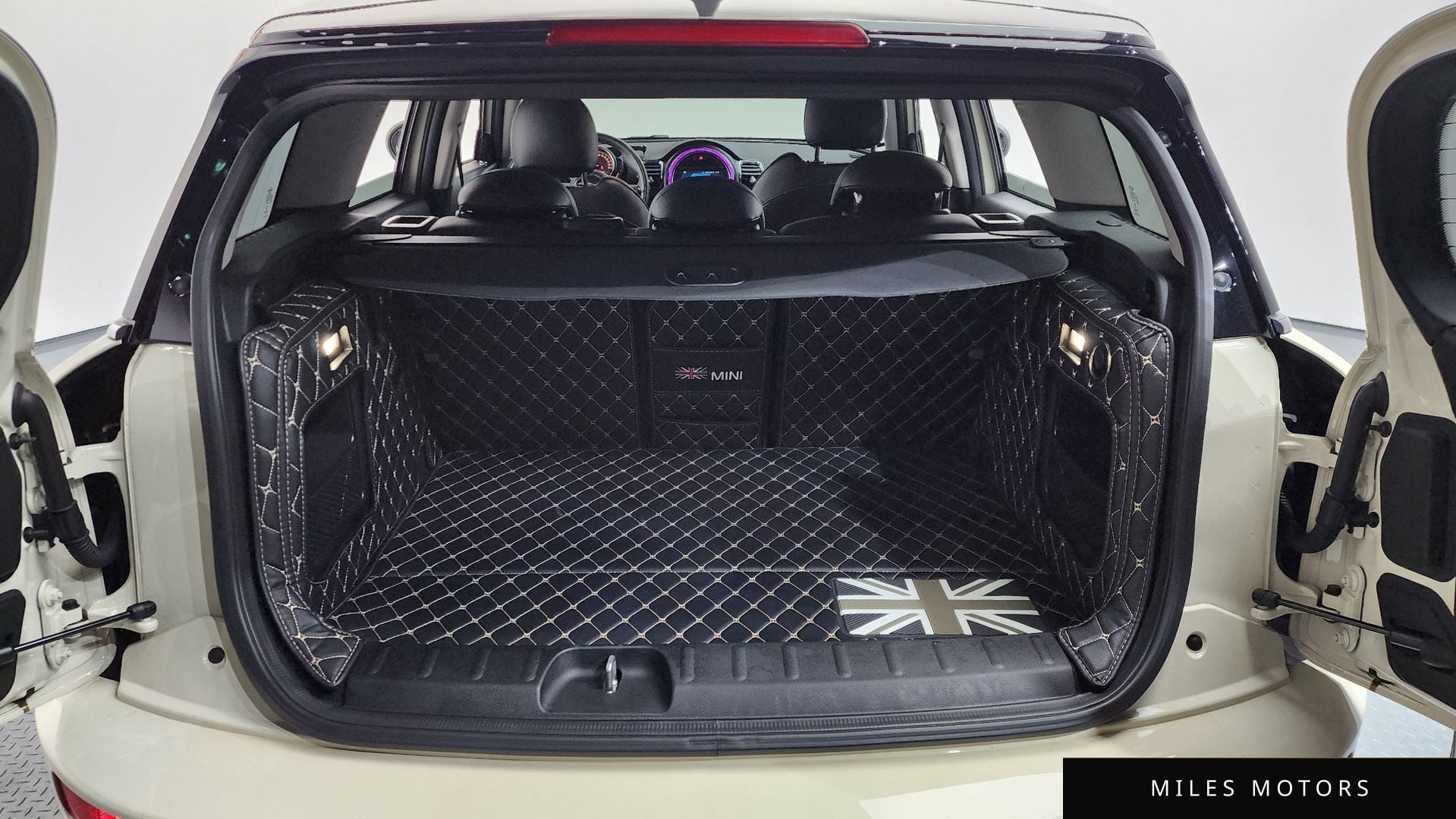 MINI 쿠퍼 D 클럽맨 2020 — миниатюра 20