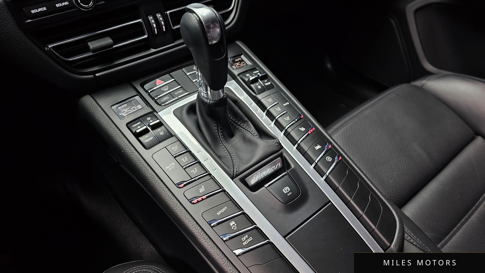 Porsche Macan 2021 — миниатюра 9