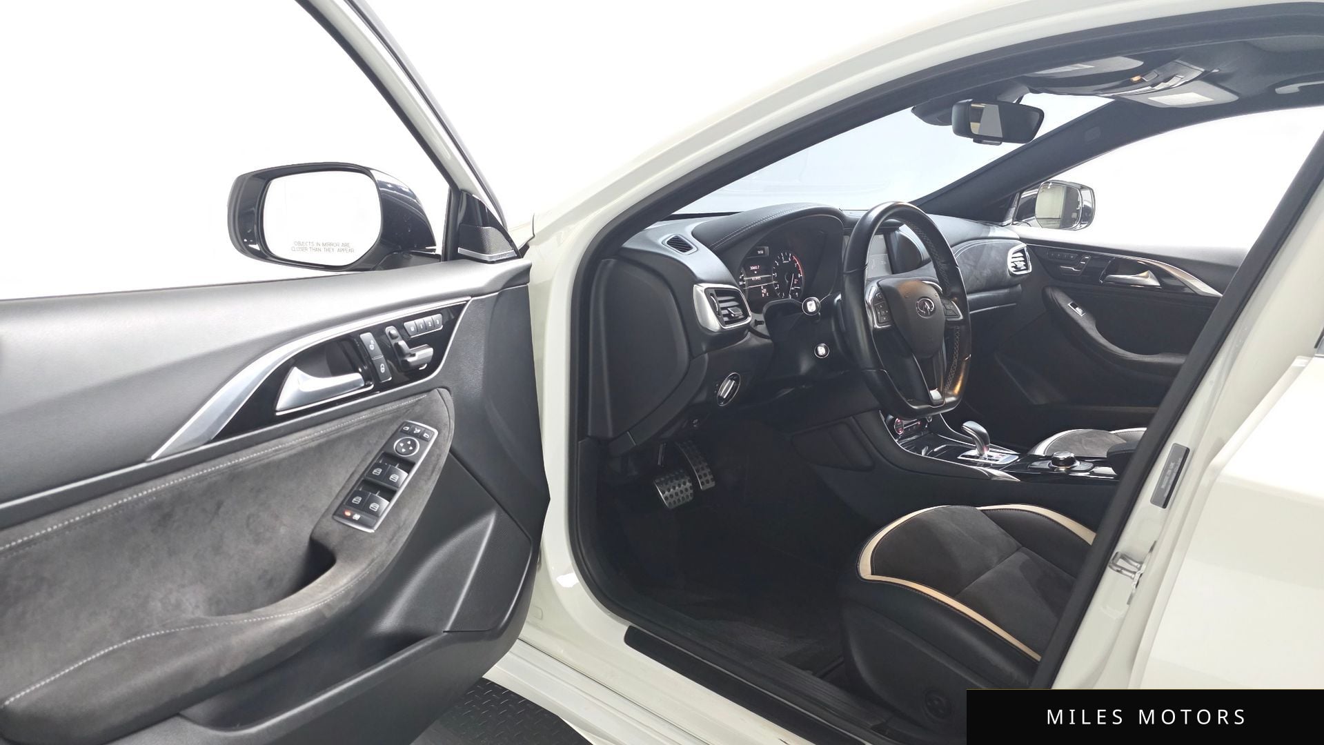 Infiniti Q30 2017 — миниатюра 11