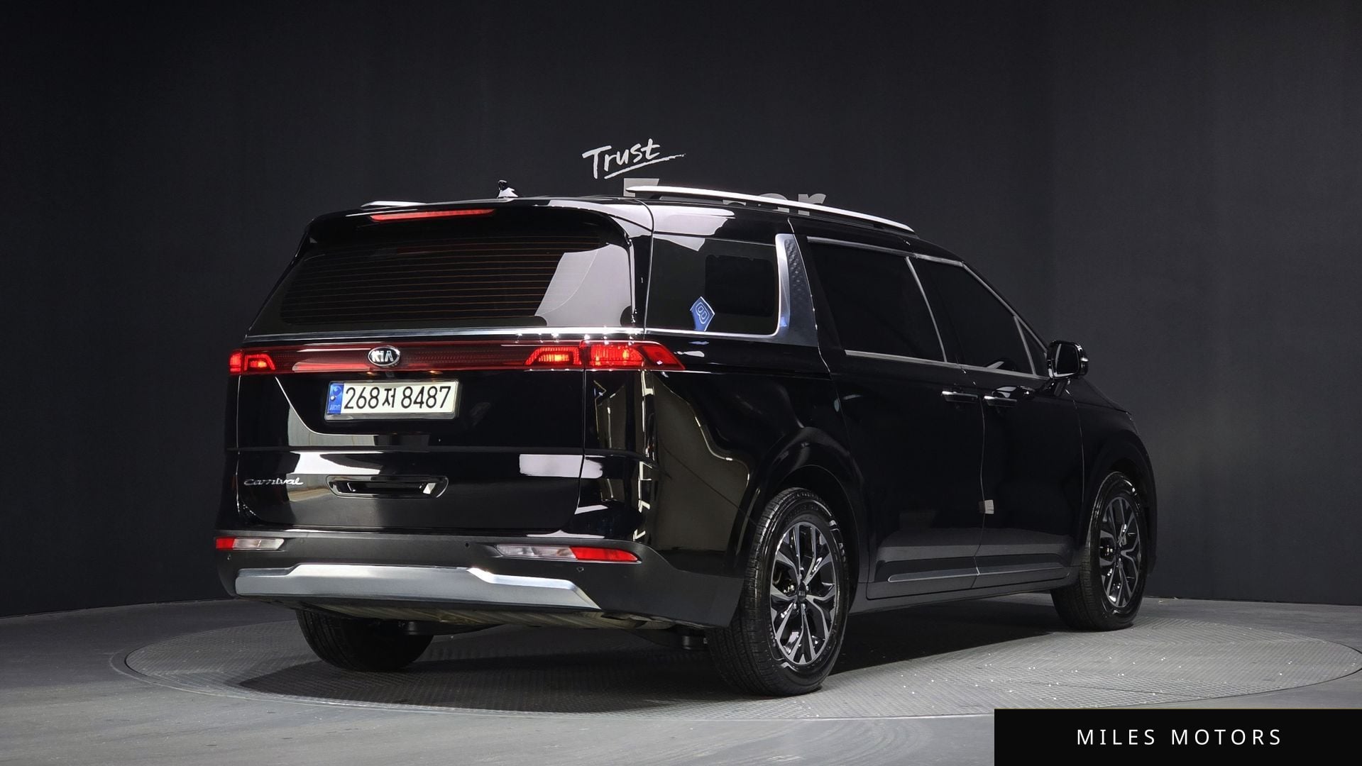 Kia Carnival 2021 — миниатюра 2