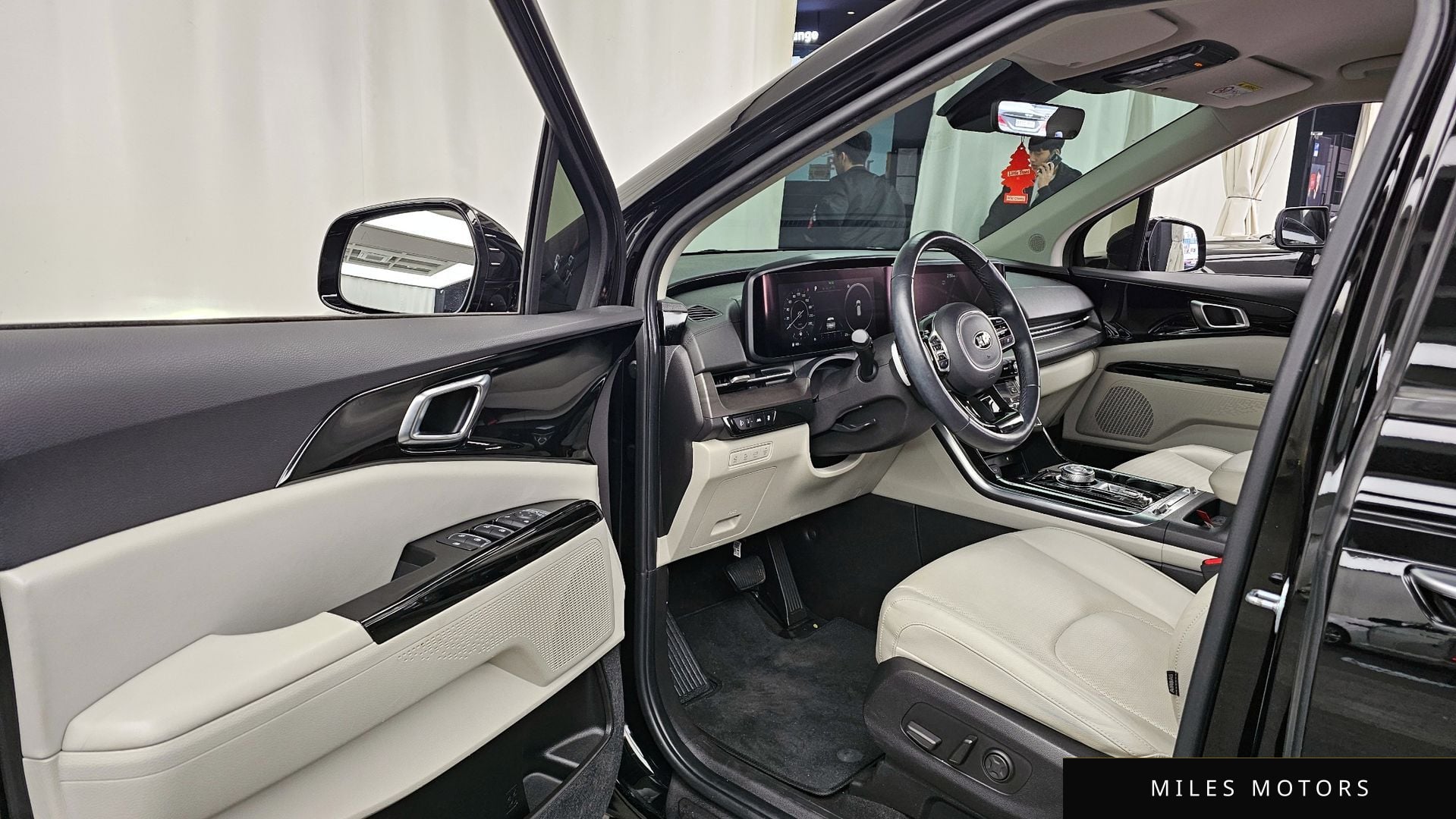 Kia Carnival 2021 — миниатюра 10