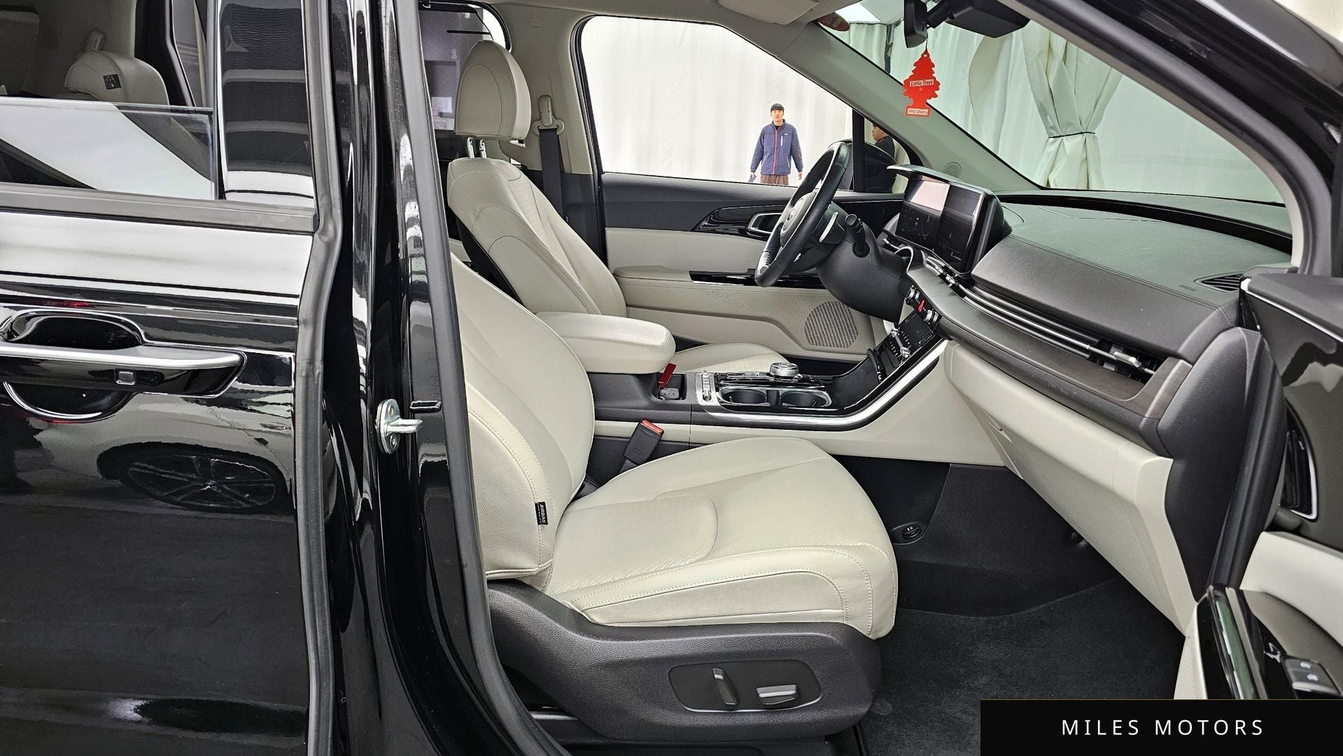 Kia Carnival 2021 — миниатюра 11