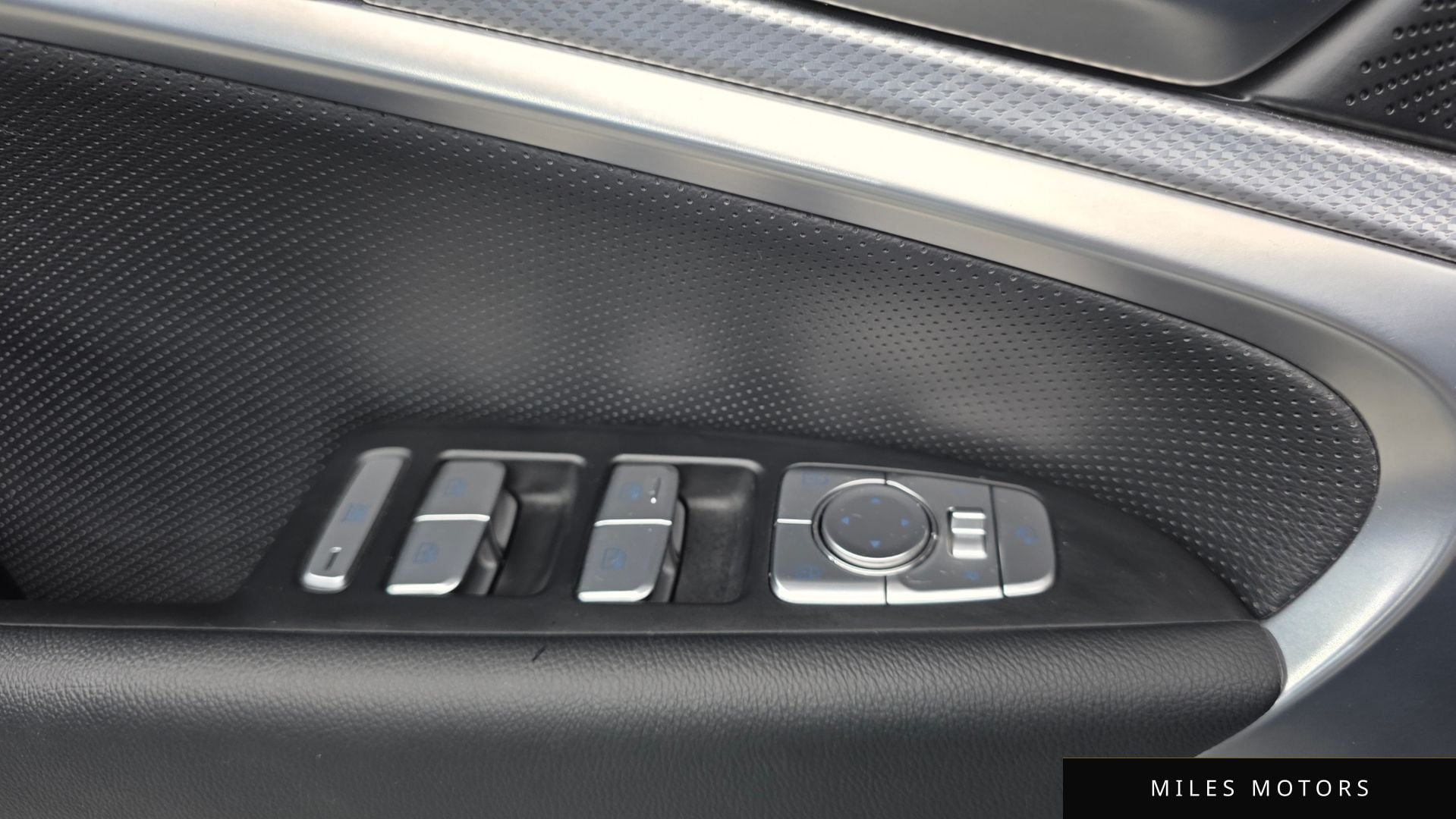 Genesis 뉴 G70 2021 — миниатюра 13