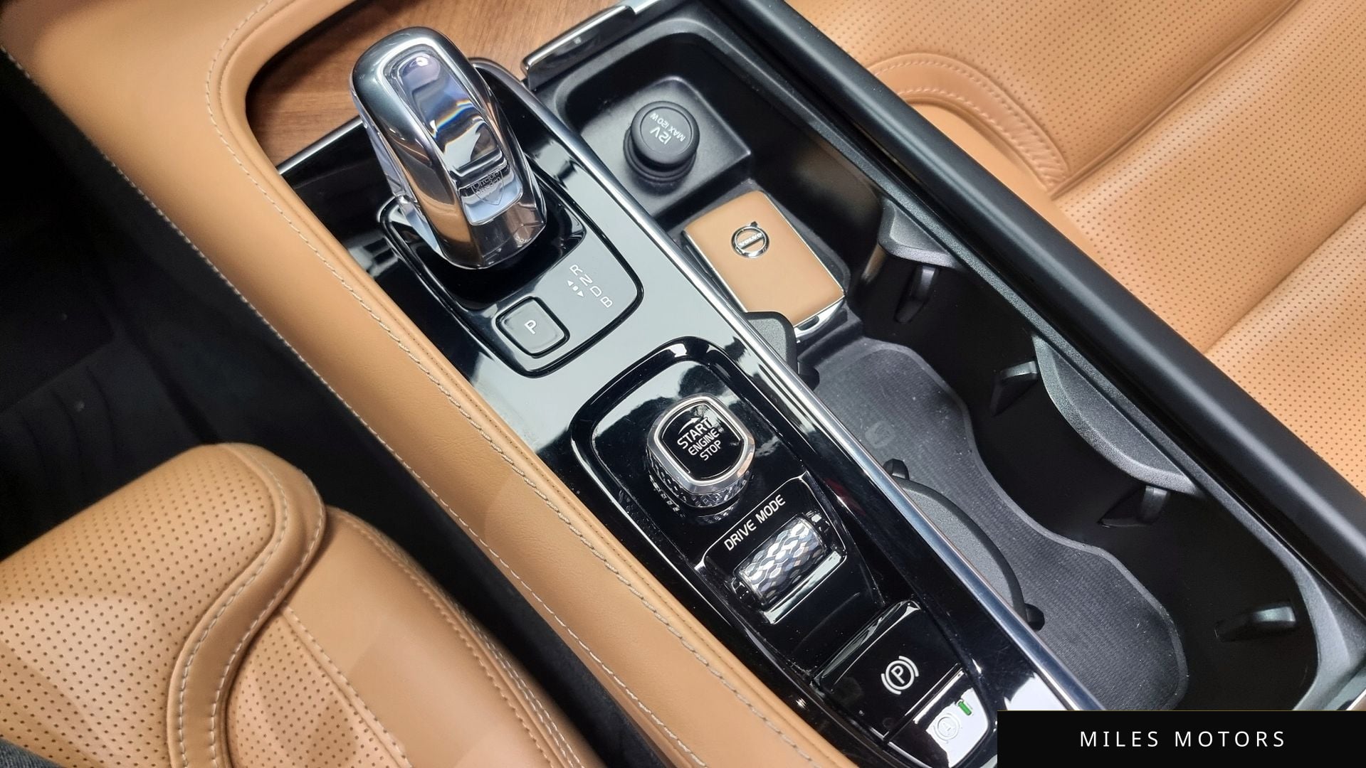 Volvo XC90 2018 — миниатюра 9