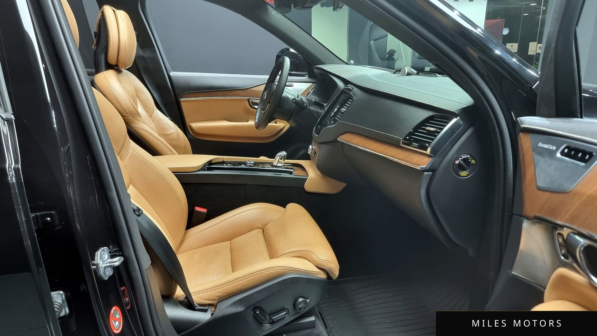 Volvo XC90 2018 — миниатюра 10