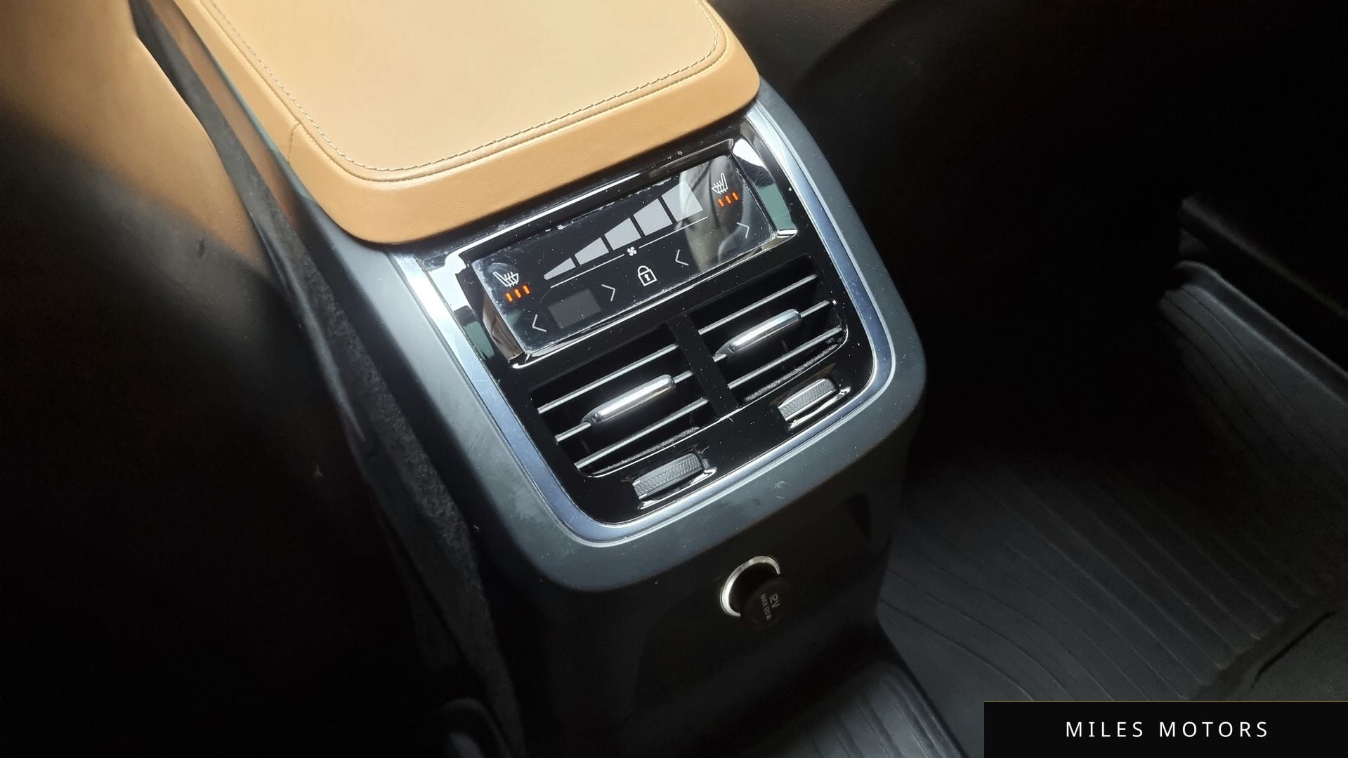 Volvo XC90 2018 — миниатюра 17