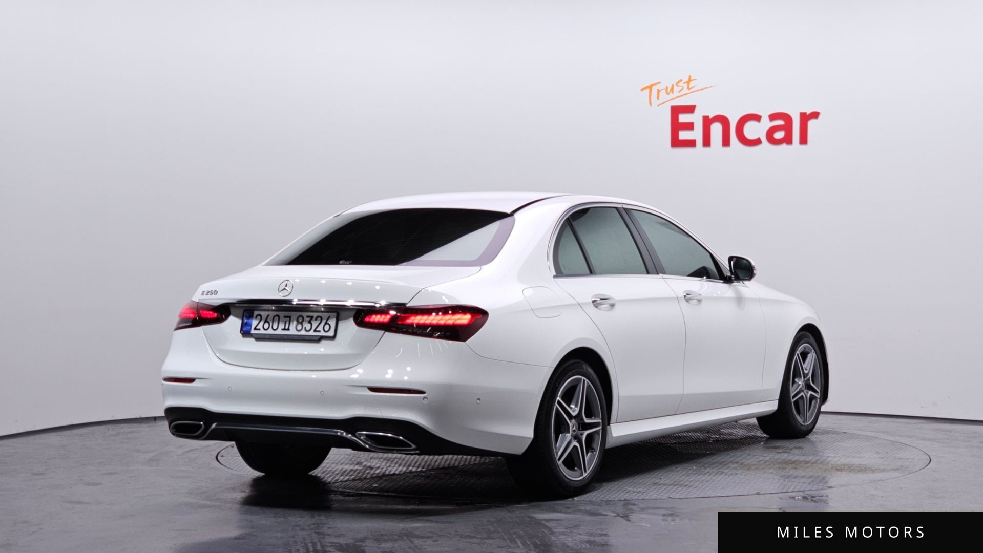 Mercedes-Benz E-Class W213 2023 — миниатюра 2