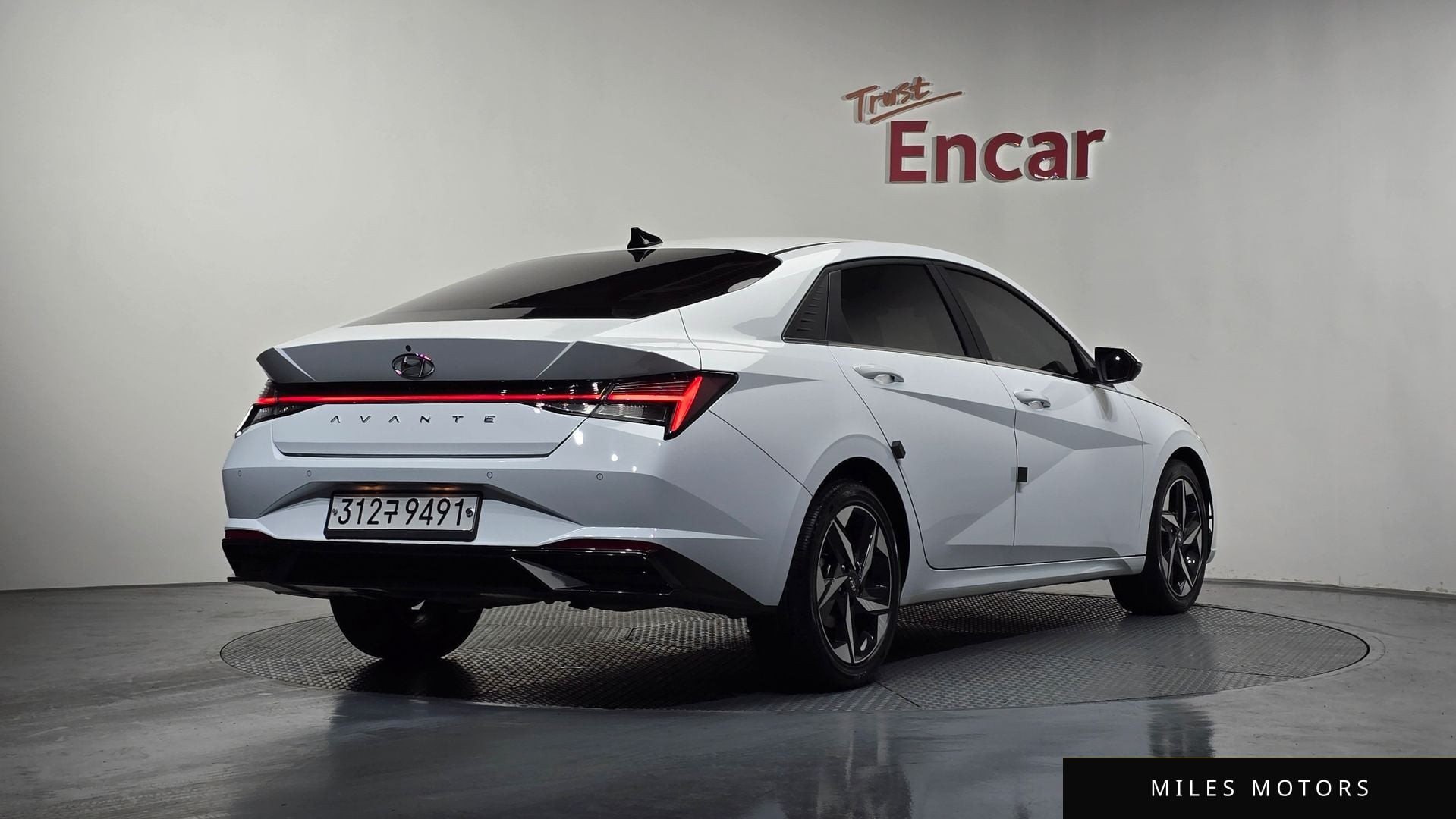 Hyundai AVANTE 2021 — фото 1 из 12