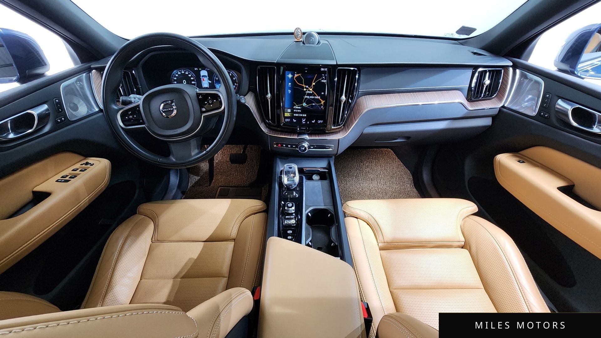 Volvo XC60 2021 — миниатюра 7