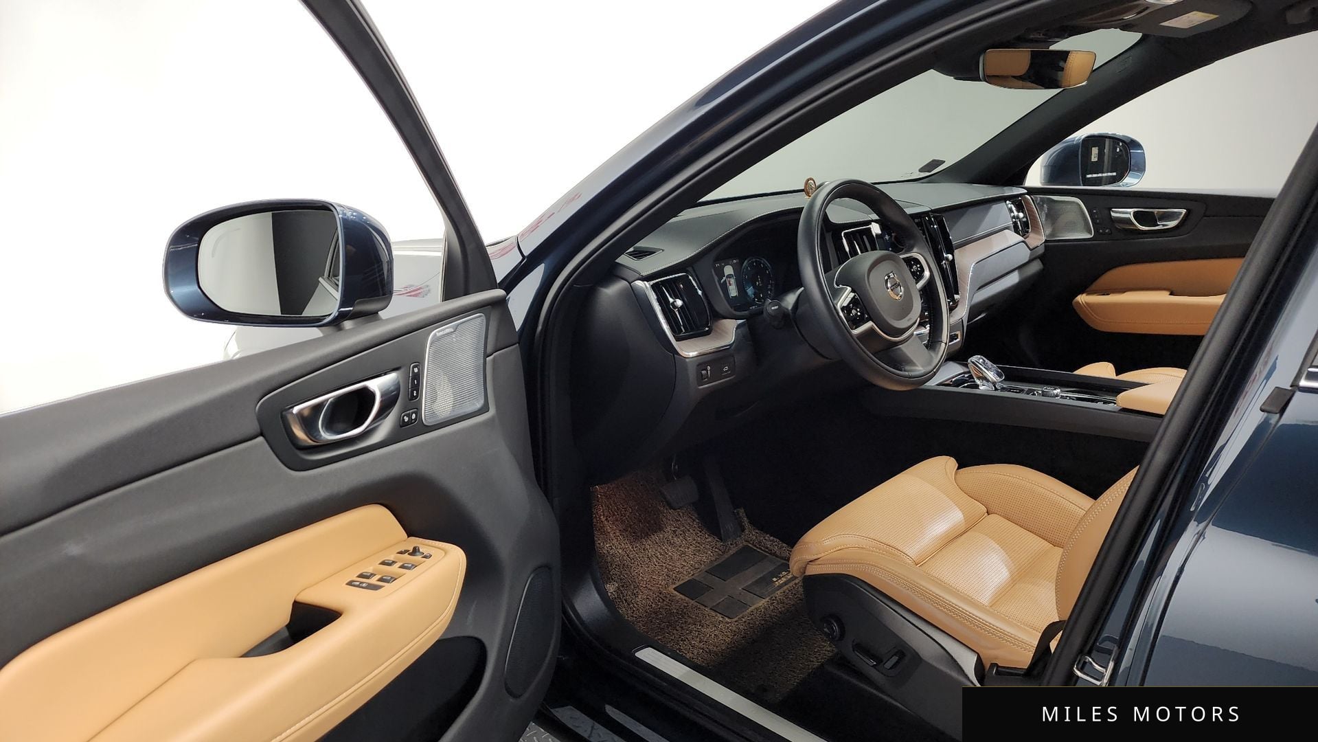 Volvo XC60 2021 — миниатюра 10