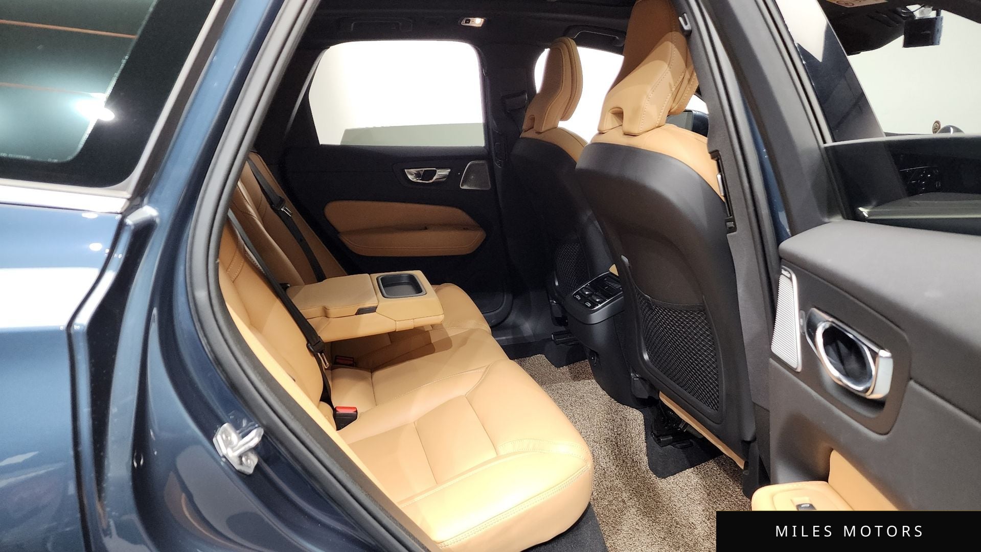 Volvo XC60 2021 — миниатюра 12