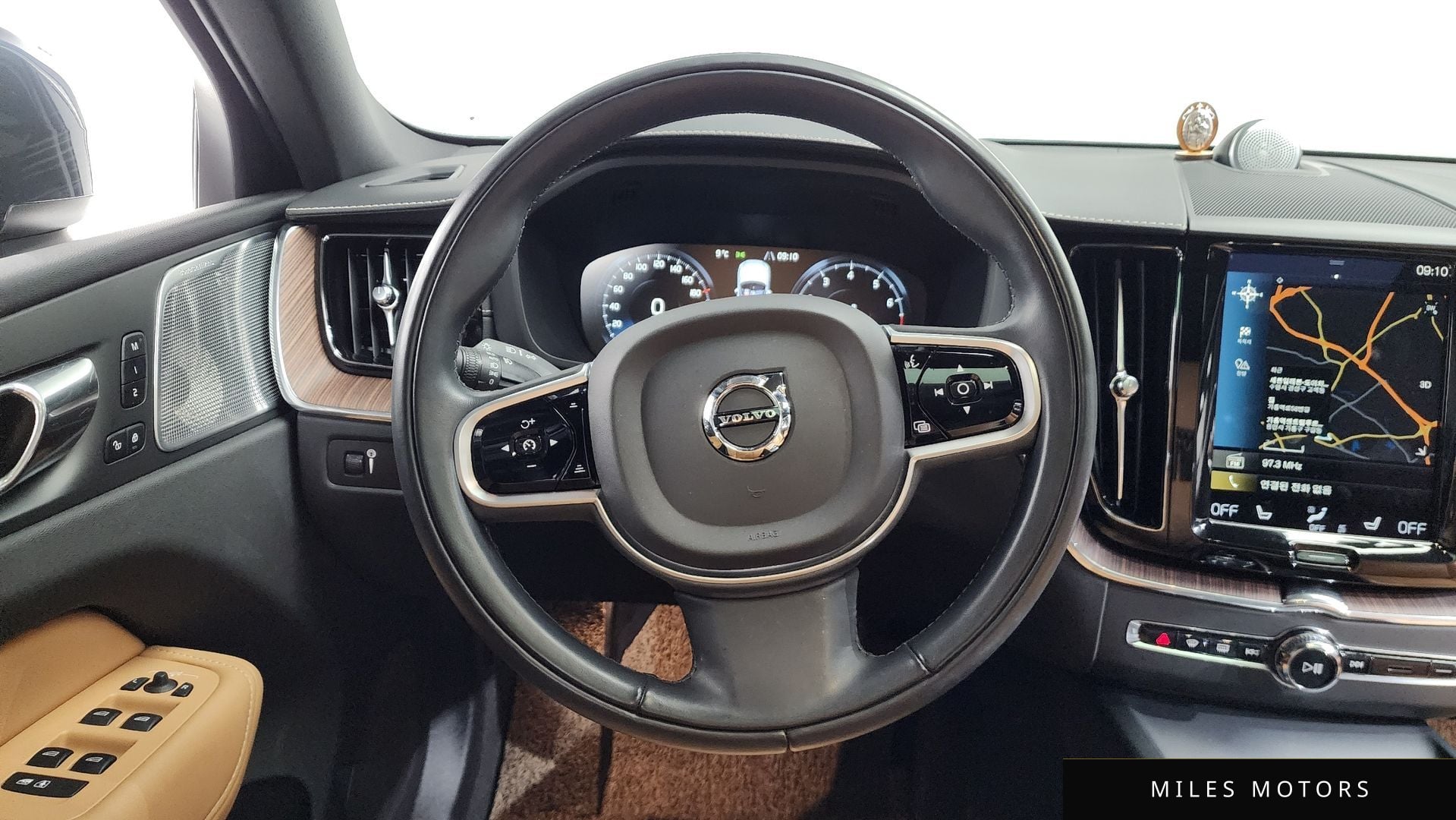 Volvo XC60 2021 — миниатюра 13