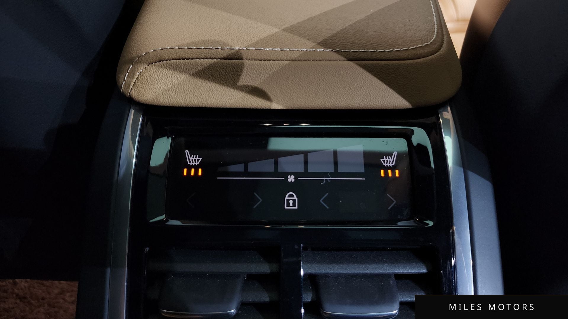 Volvo XC60 2021 — миниатюра 18