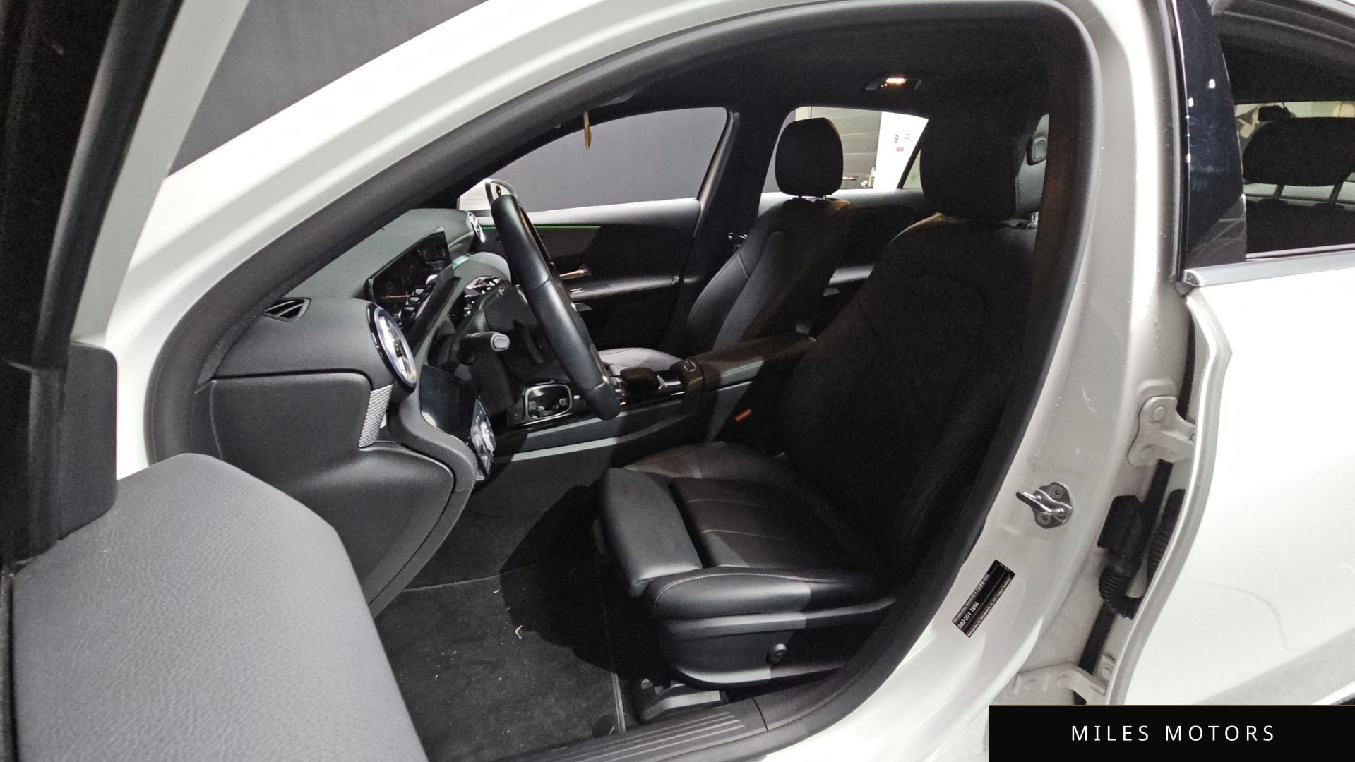 Mercedes-Benz A-Class W177 2023 — миниатюра 10
