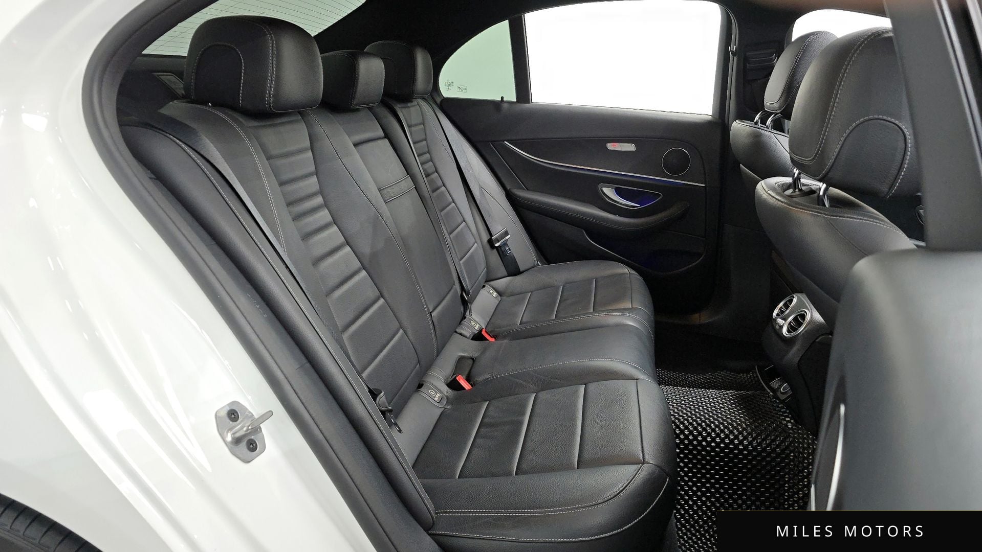 Mercedes-Benz E-Class W213 2022 — миниатюра 12