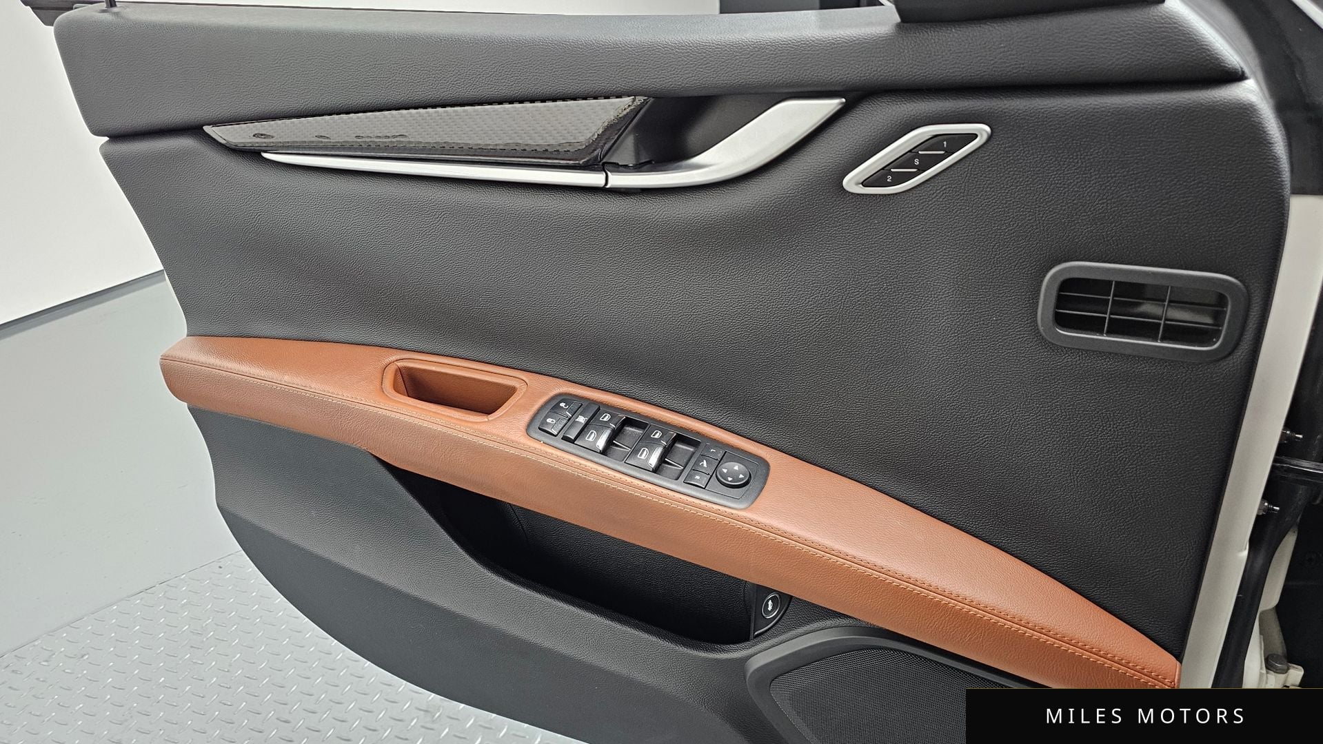 Maserati 기블리 2014 — миниатюра 15