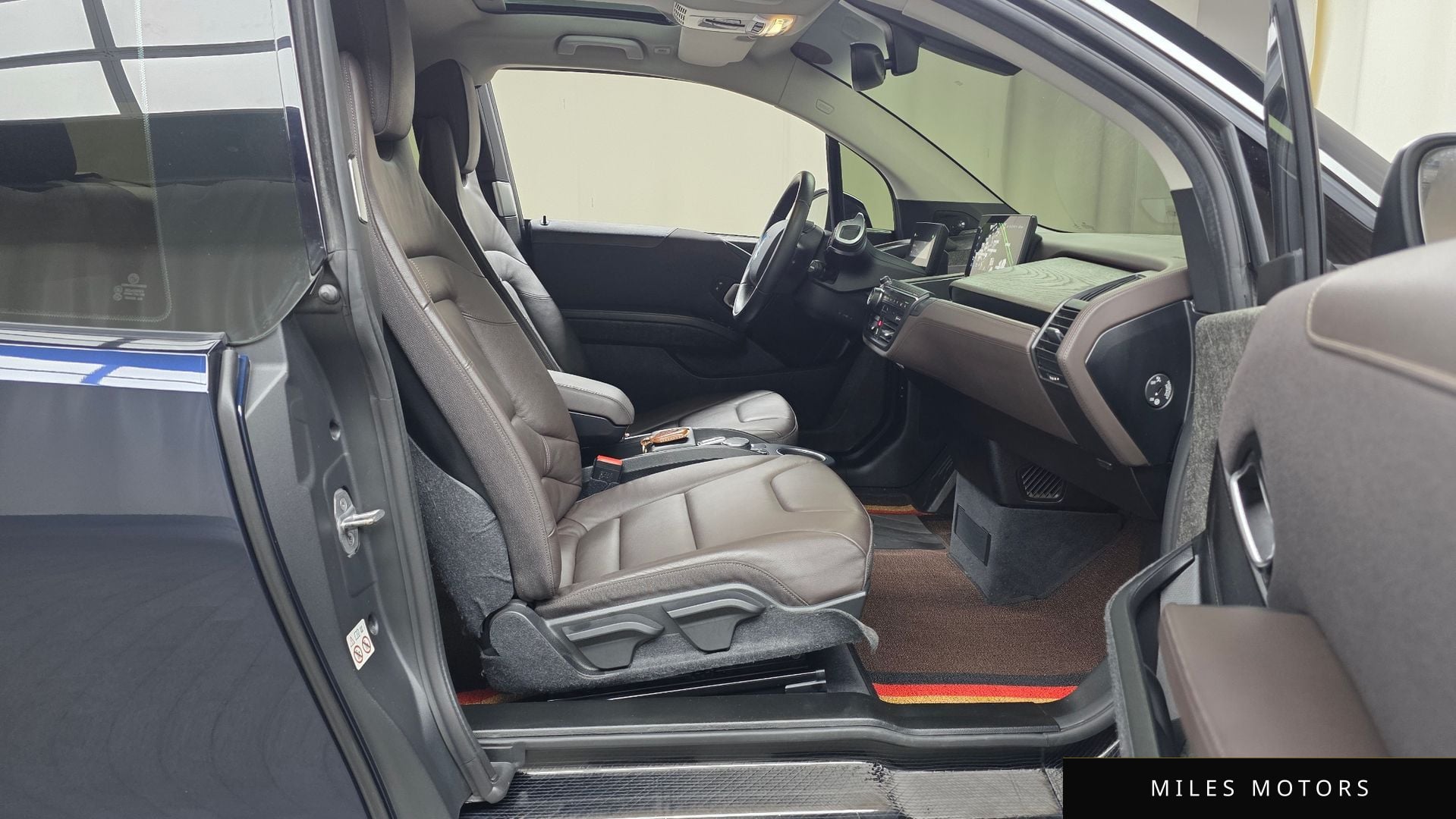 BMW i3 2020 — миниатюра 11