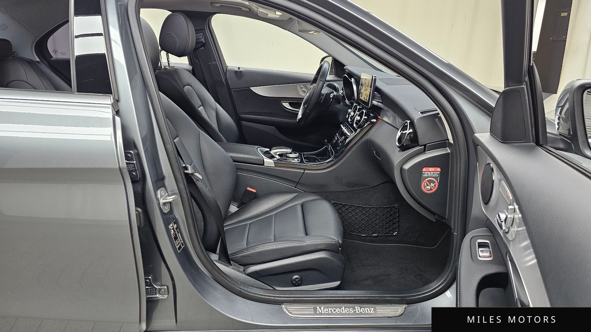 Mercedes-Benz C-Class W205 2017 — миниатюра 11