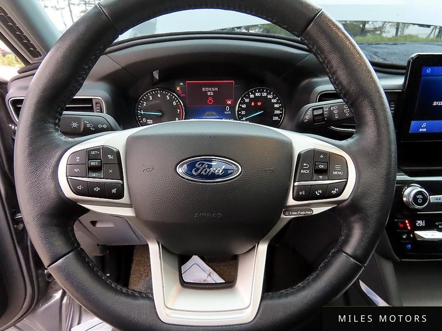 Ford Explorer 2021 — миниатюра 8