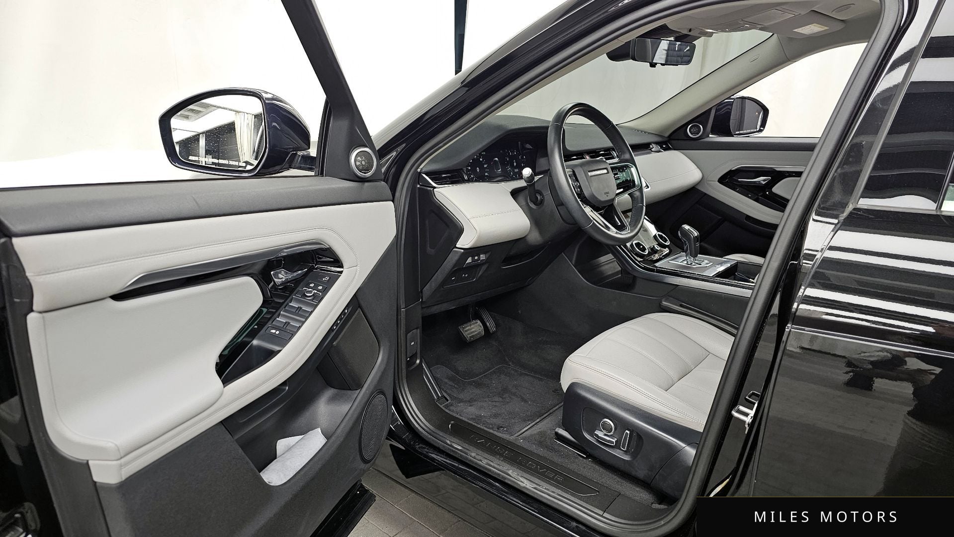 Land Rover Range Rover Evoque 2021 — миниатюра 10