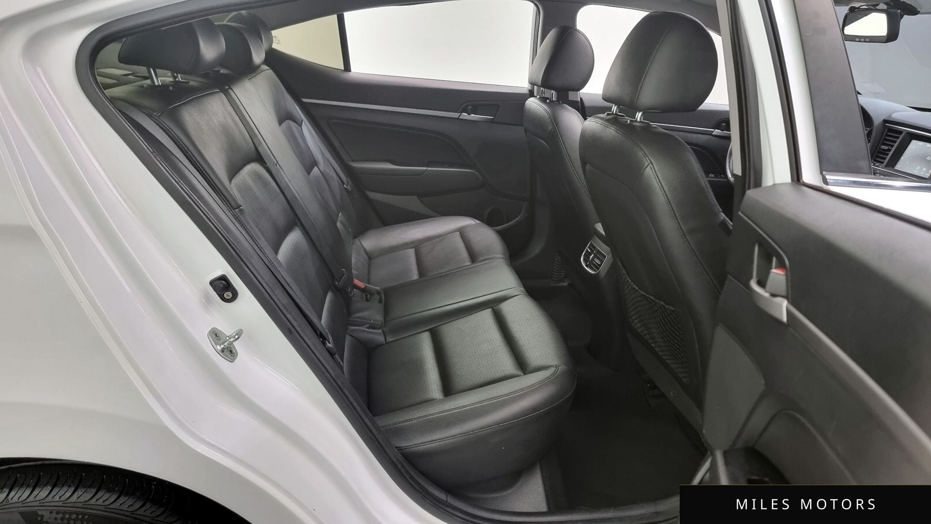 Hyundai AVANTE 2017 — миниатюра 12