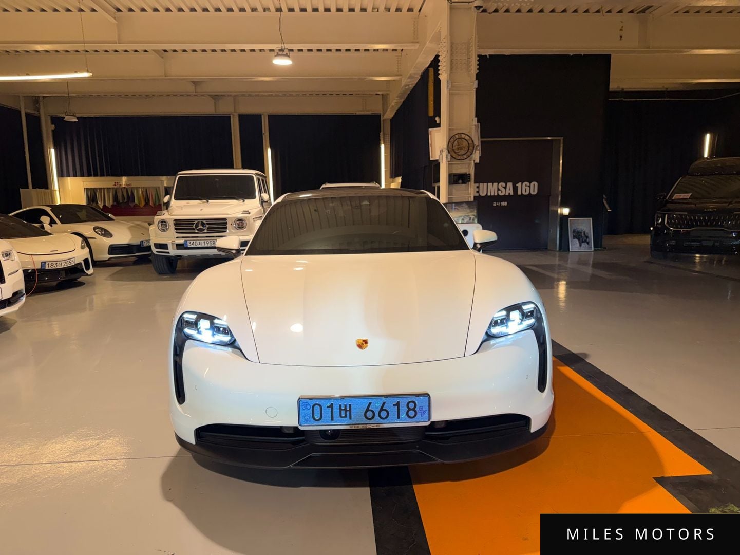 Porsche Taycan 2023 — миниатюра 5