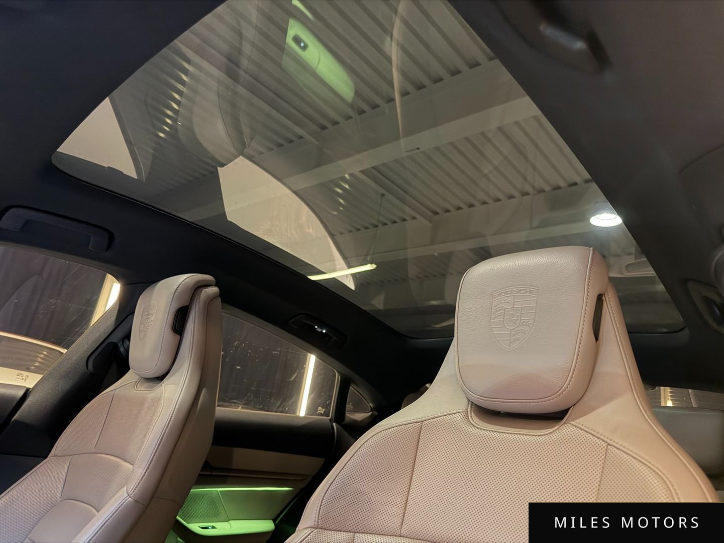 Porsche Taycan 2023 — миниатюра 12