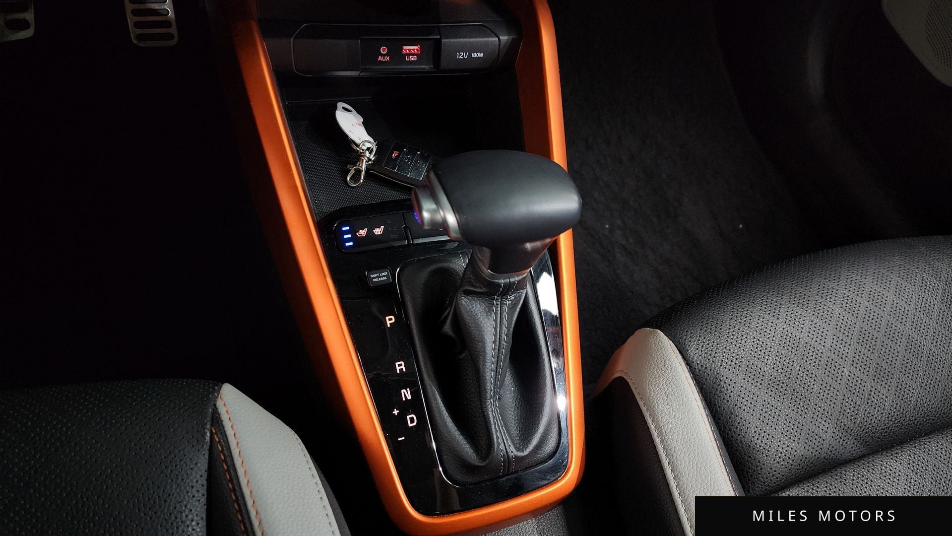 Kia 스토닉 2019 — миниатюра 8