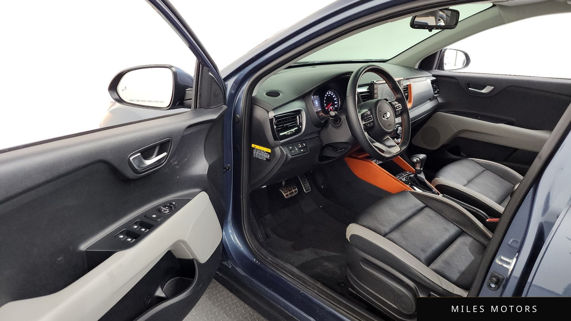 Kia 스토닉 2019 — миниатюра 9
