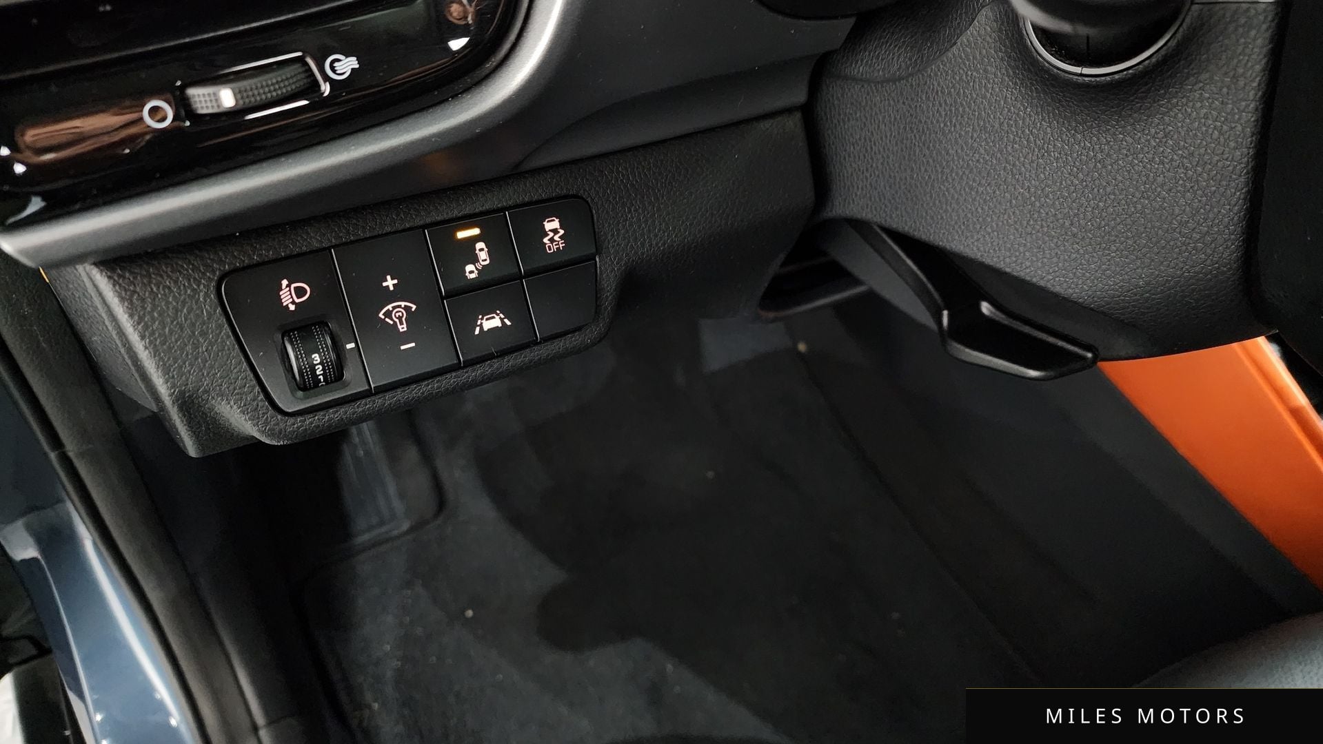 Kia 스토닉 2019 — миниатюра 14