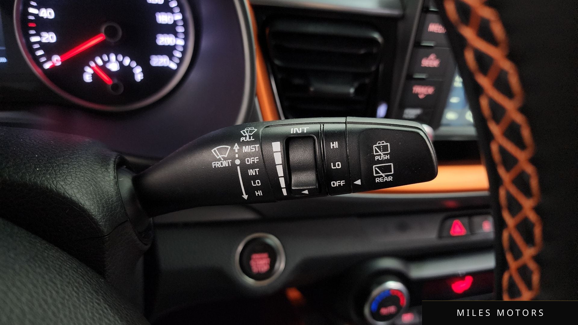 Kia 스토닉 2019 — миниатюра 18