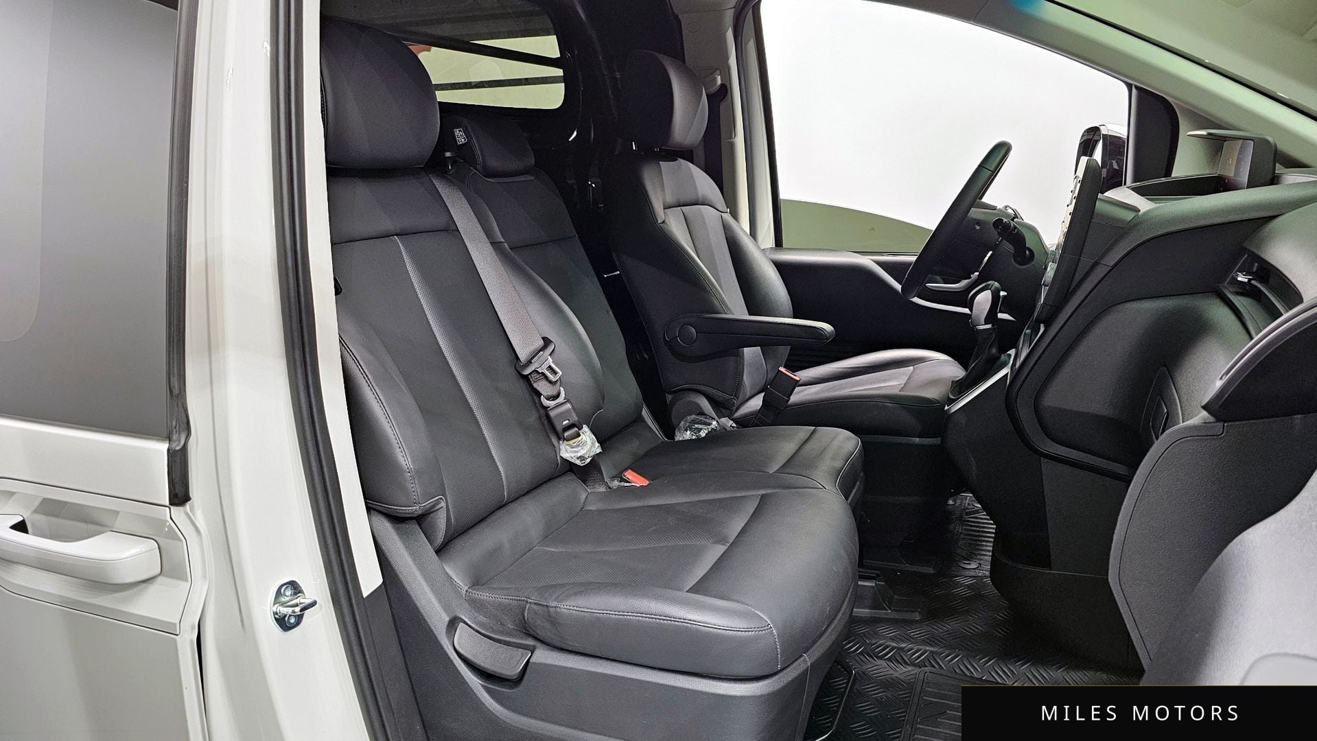 Hyundai Staria 2025 — миниатюра 10