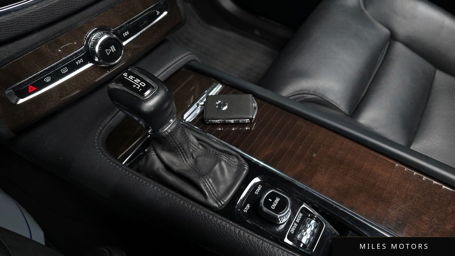 Volvo XC90 2017 — миниатюра 9