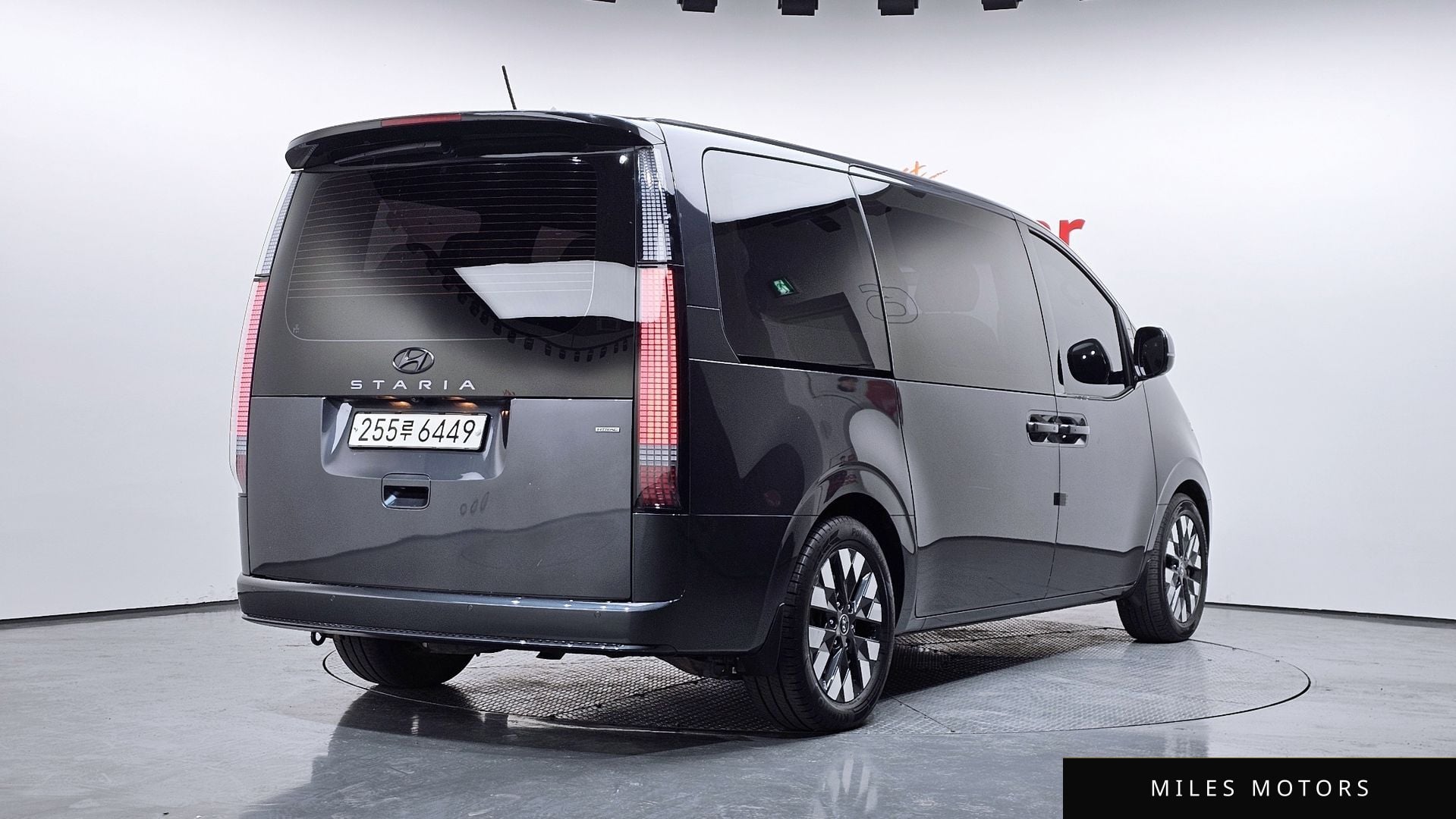 Hyundai Staria 2022 — миниатюра 2