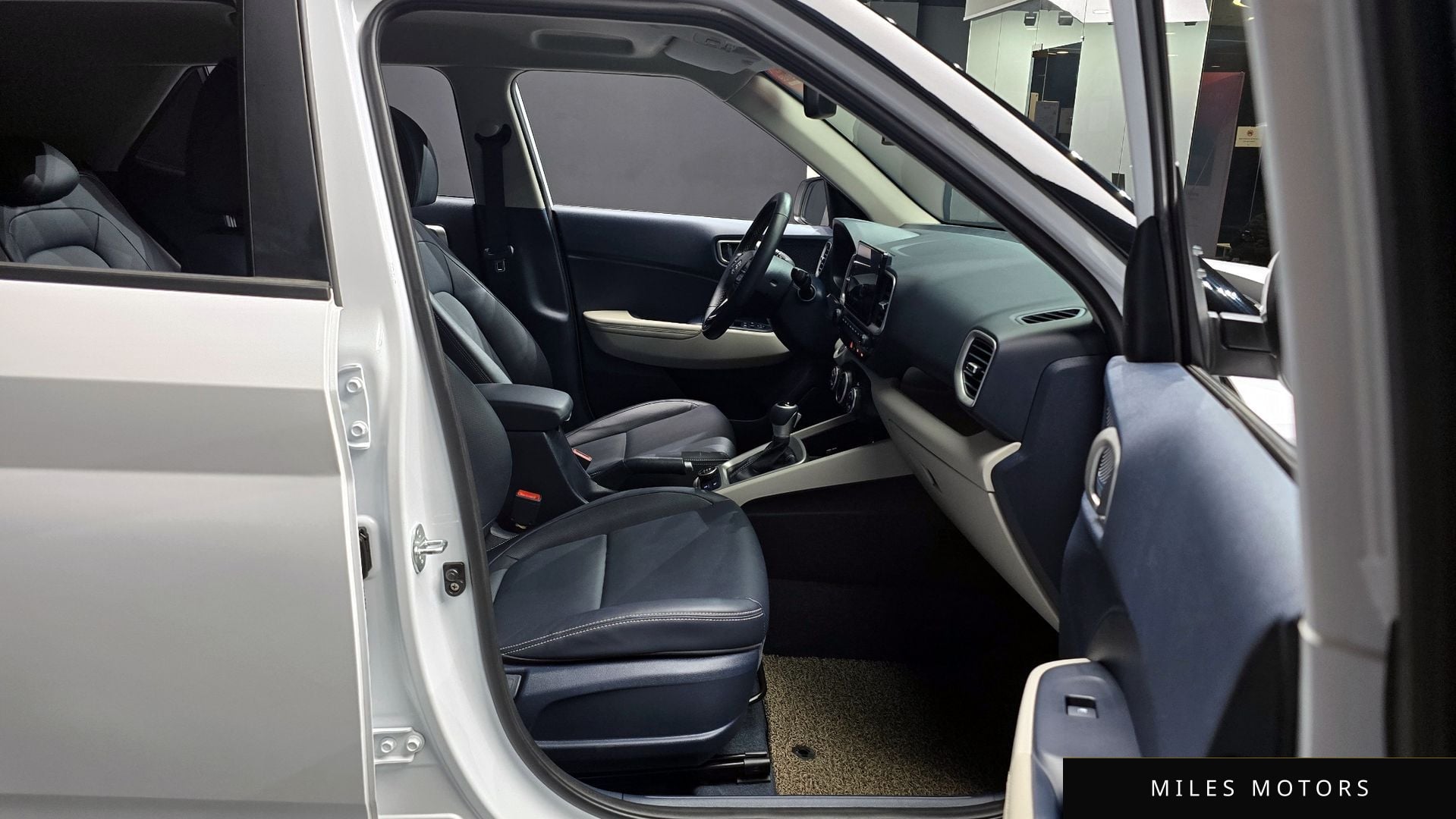 Hyundai Venue 2023 — миниатюра 10