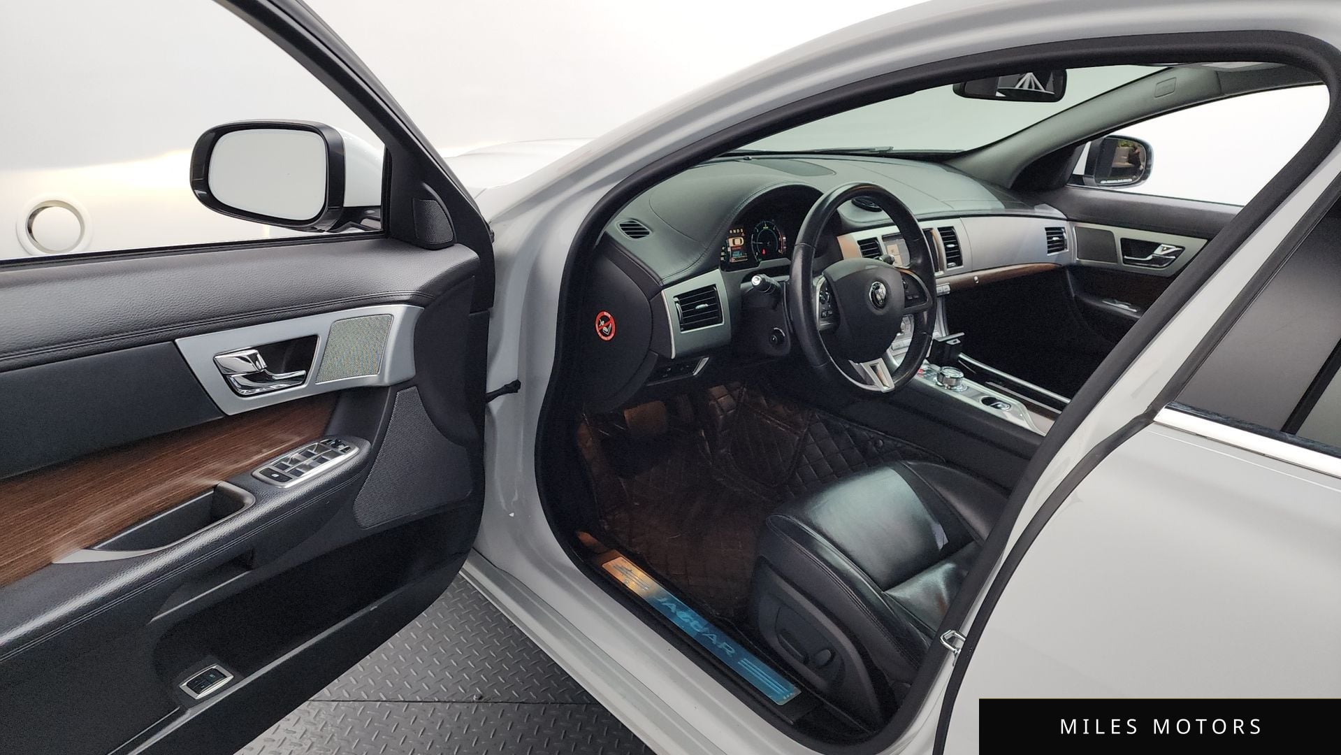 Jaguar New XF 2015 — миниатюра 10