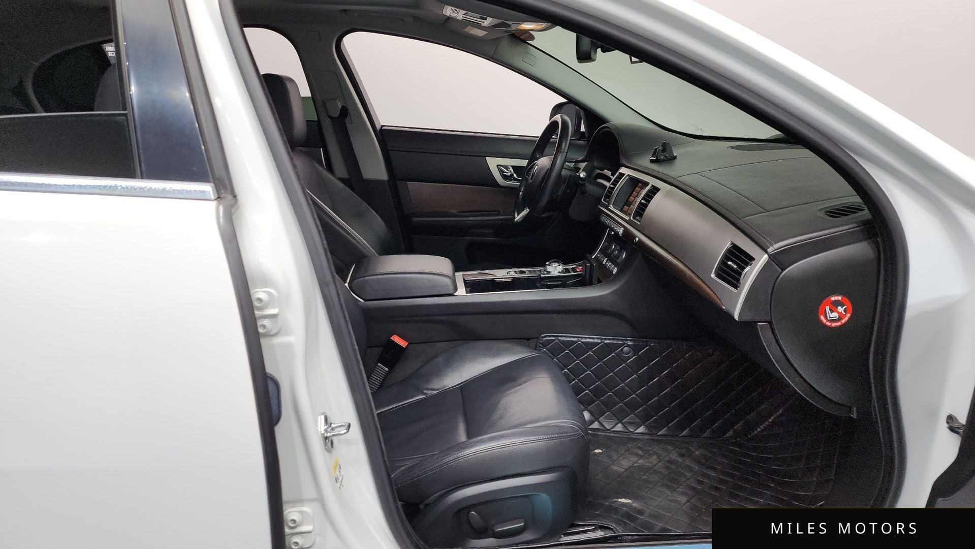 Jaguar New XF 2015 — миниатюра 11