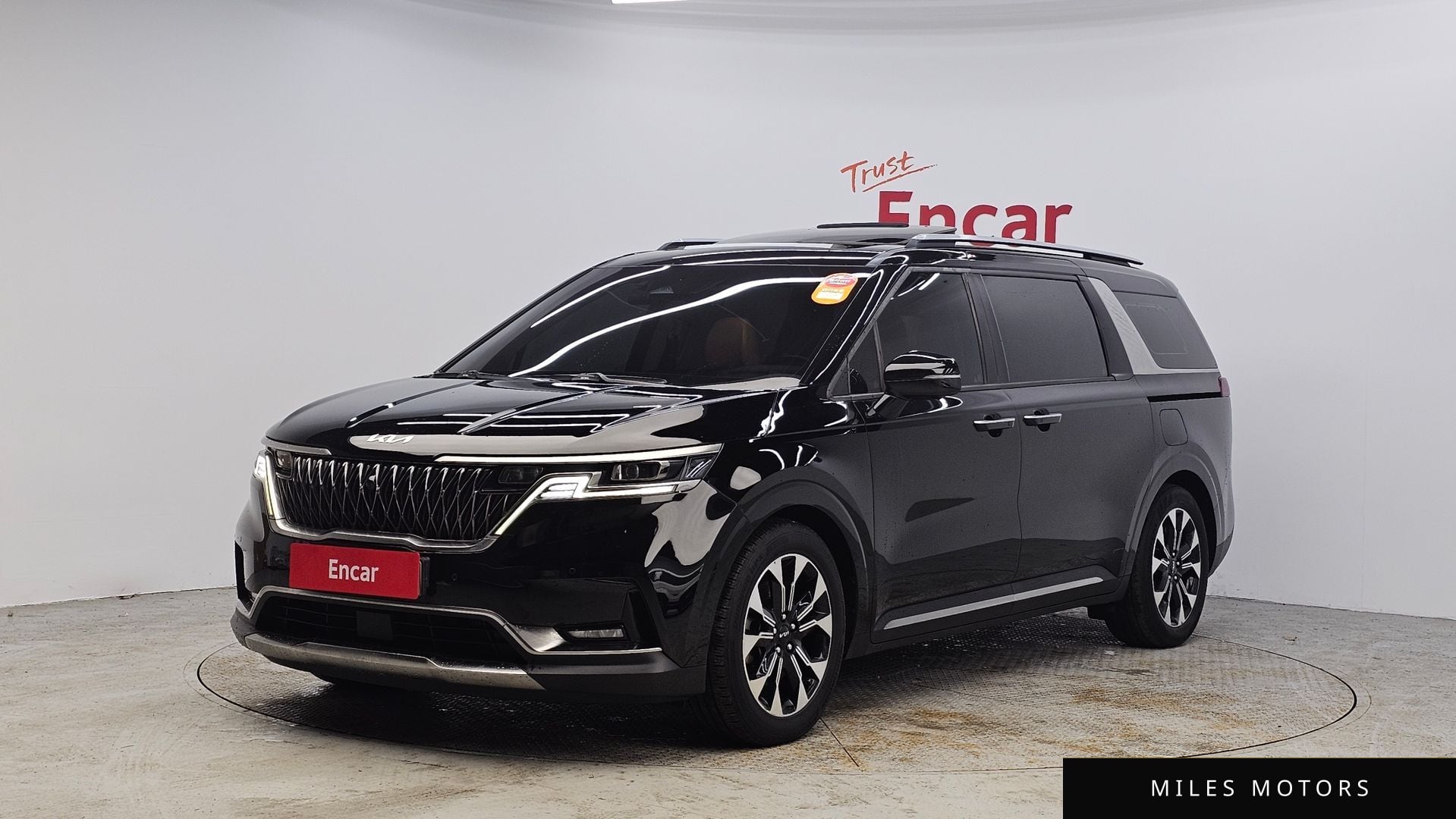 Kia Carnival 2022 — фото 1 из 12