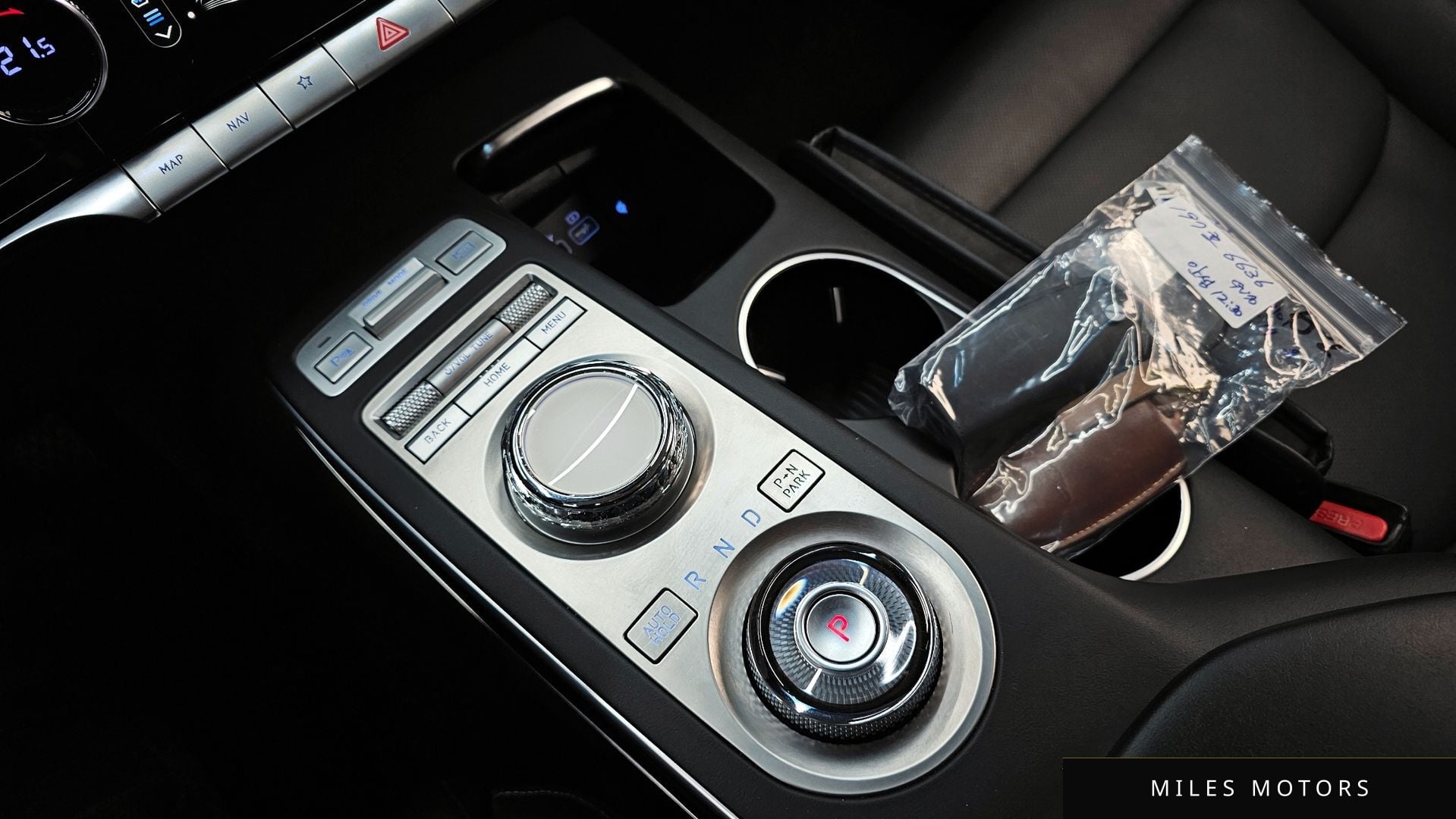 Genesis GV70 2022 — миниатюра 9