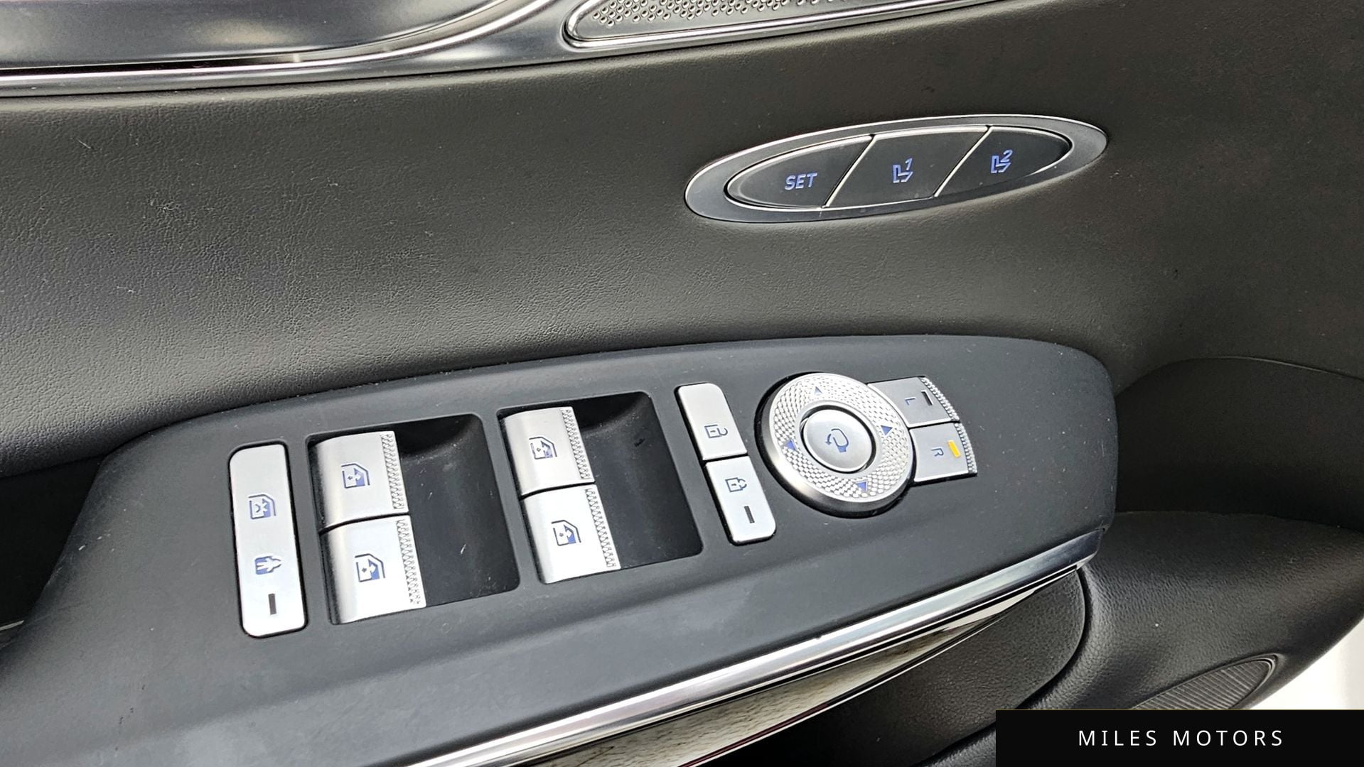 Genesis GV70 2022 — миниатюра 14