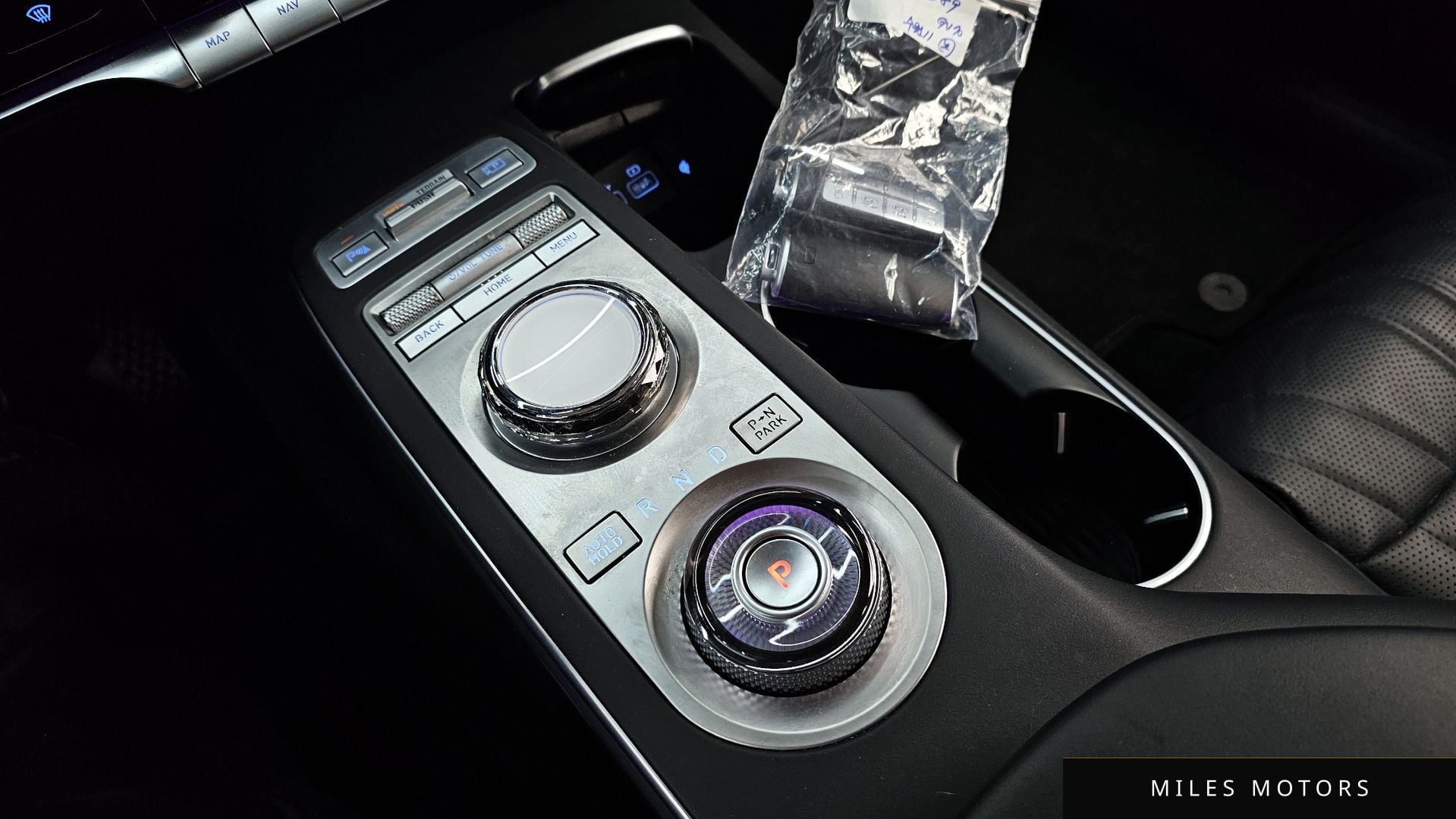 Genesis GV70 2022 — миниатюра 9
