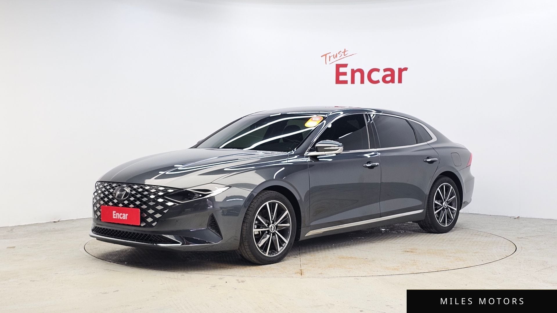 Hyundai Grandeur 2023 — фото 1 из 12