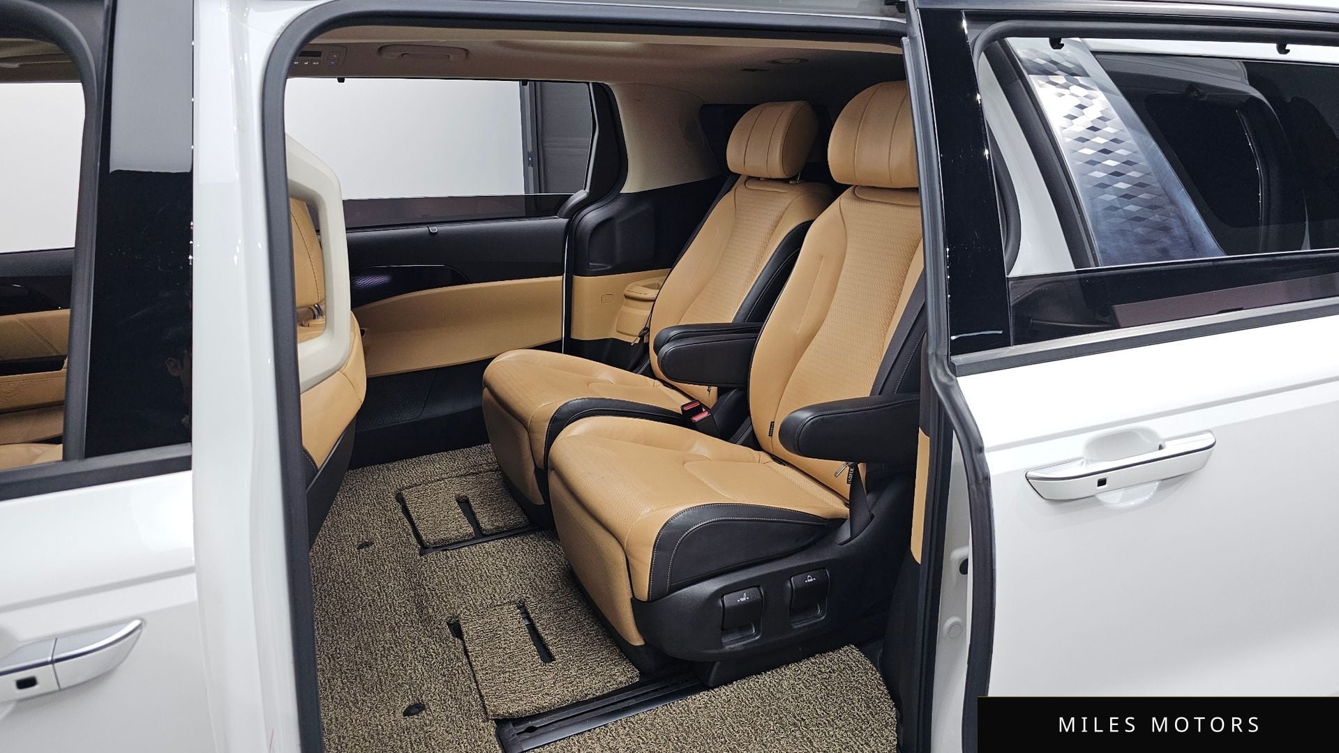 Kia Carnival 2021 — миниатюра 11
