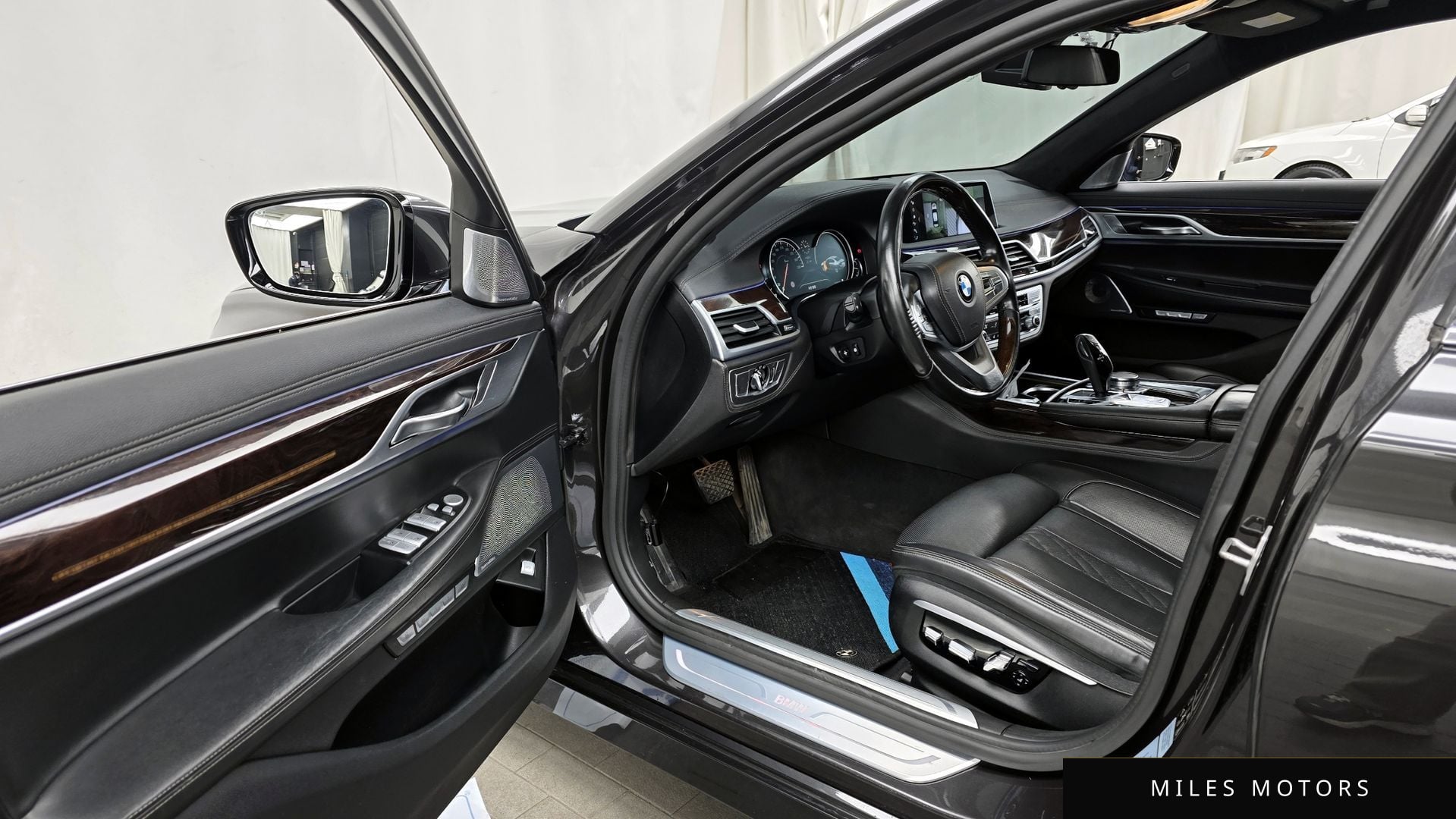 BMW 7 Series (G11) 2016 — миниатюра 10
